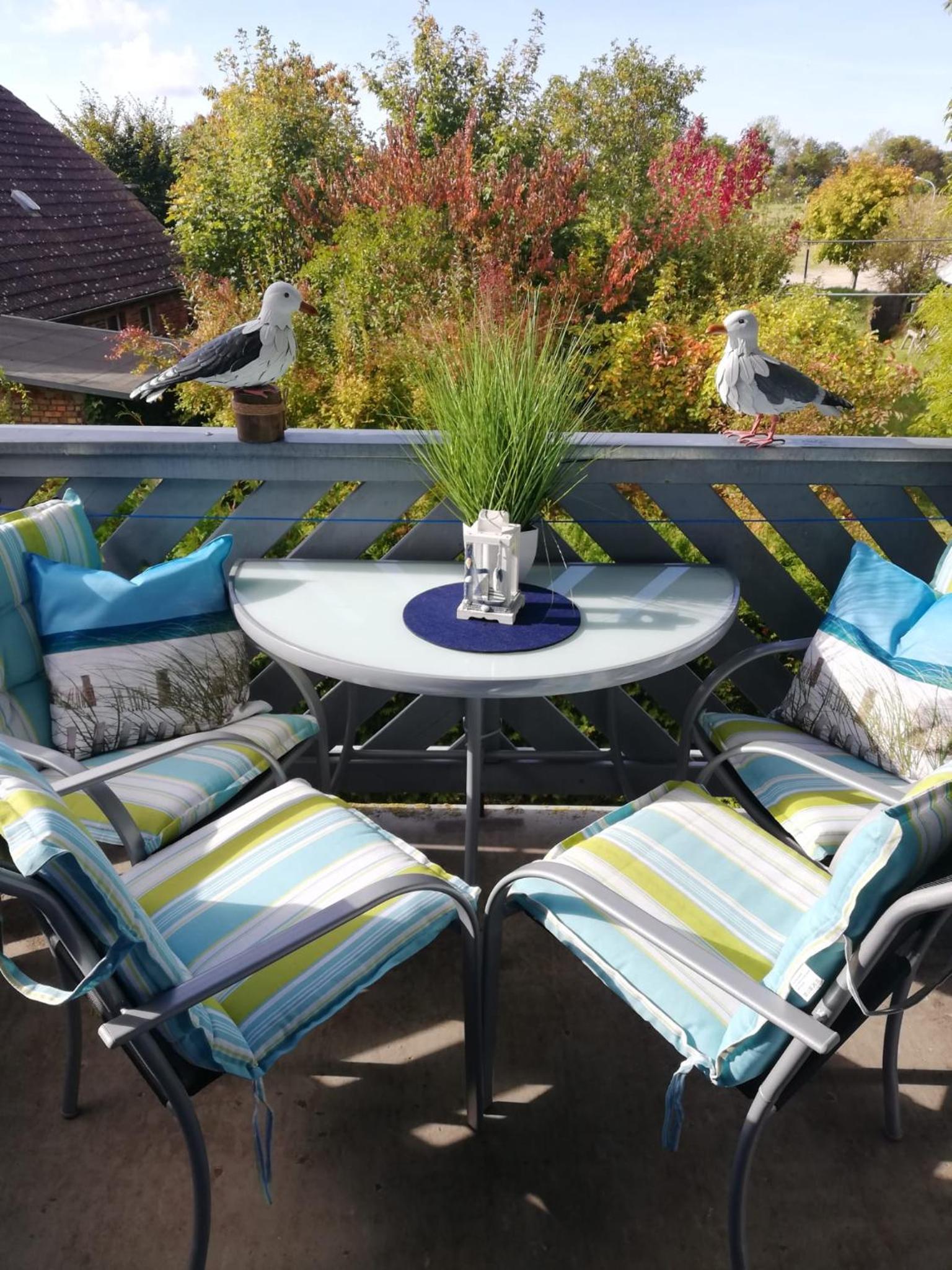 Apartment with Balcony photo 2
