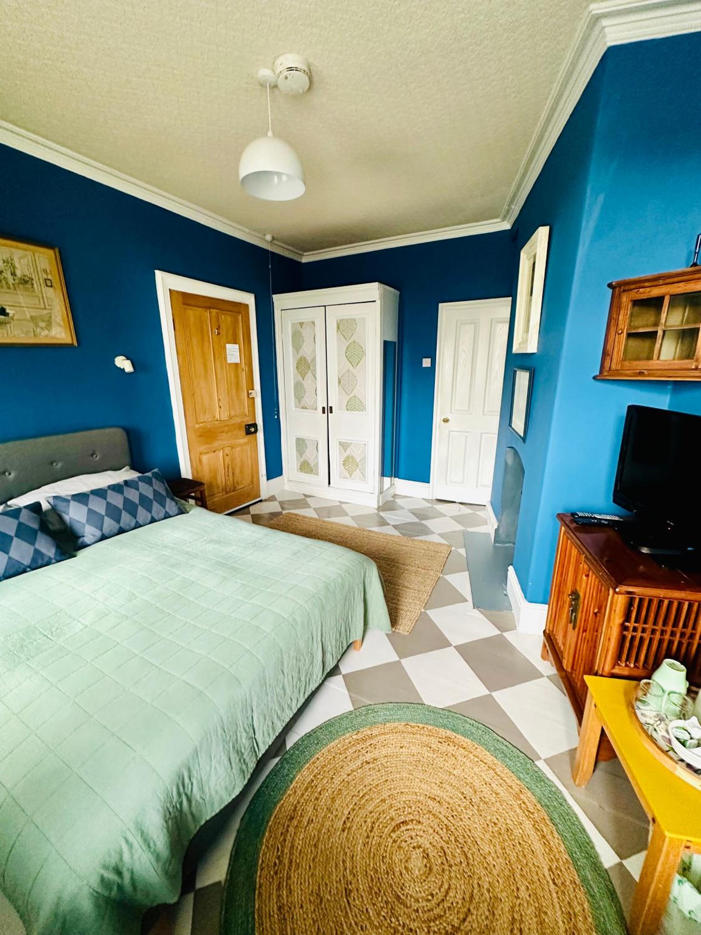Double Room with Balcony - Photo 2