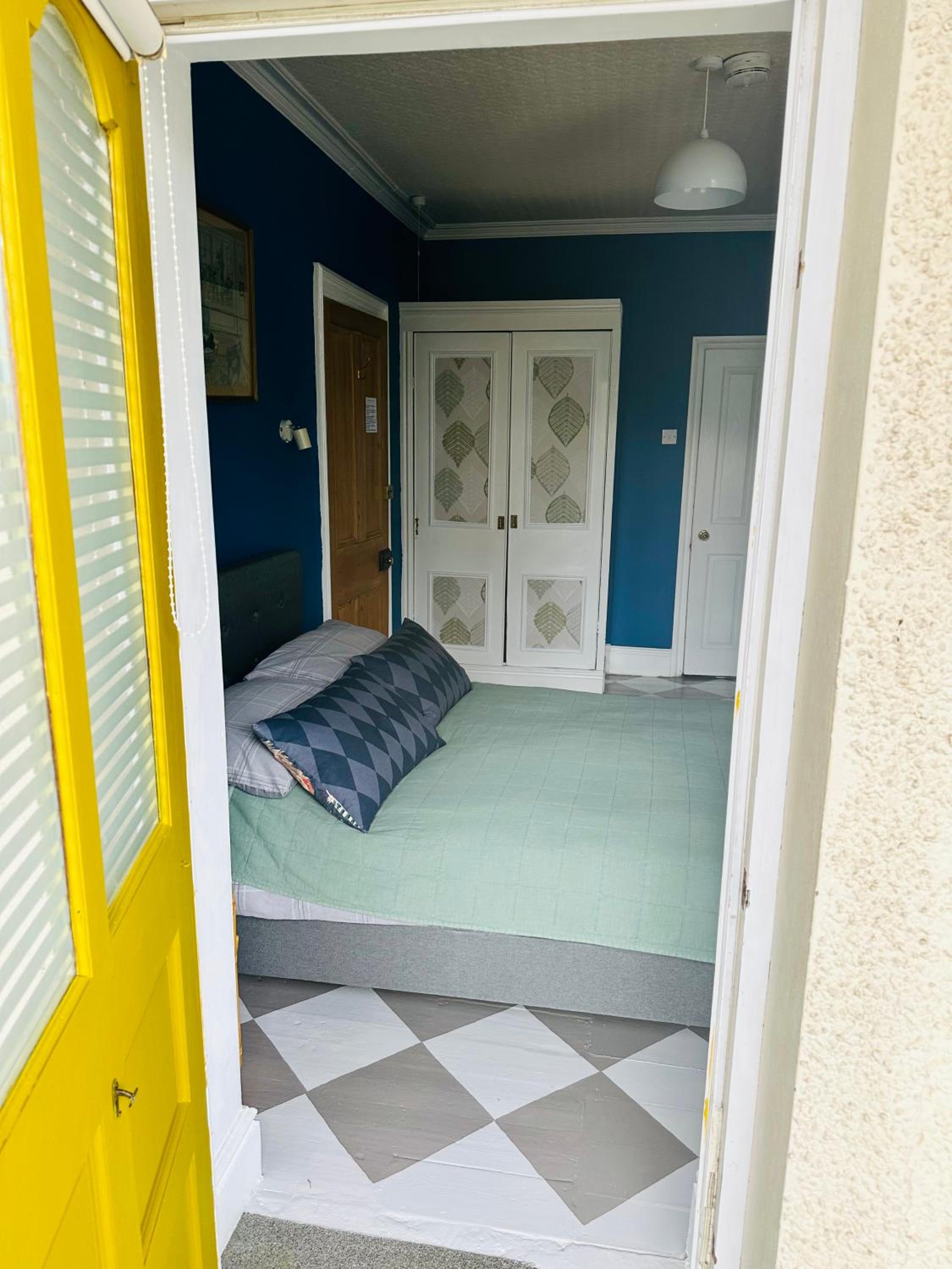 Double Room with Balcony - Photo 4