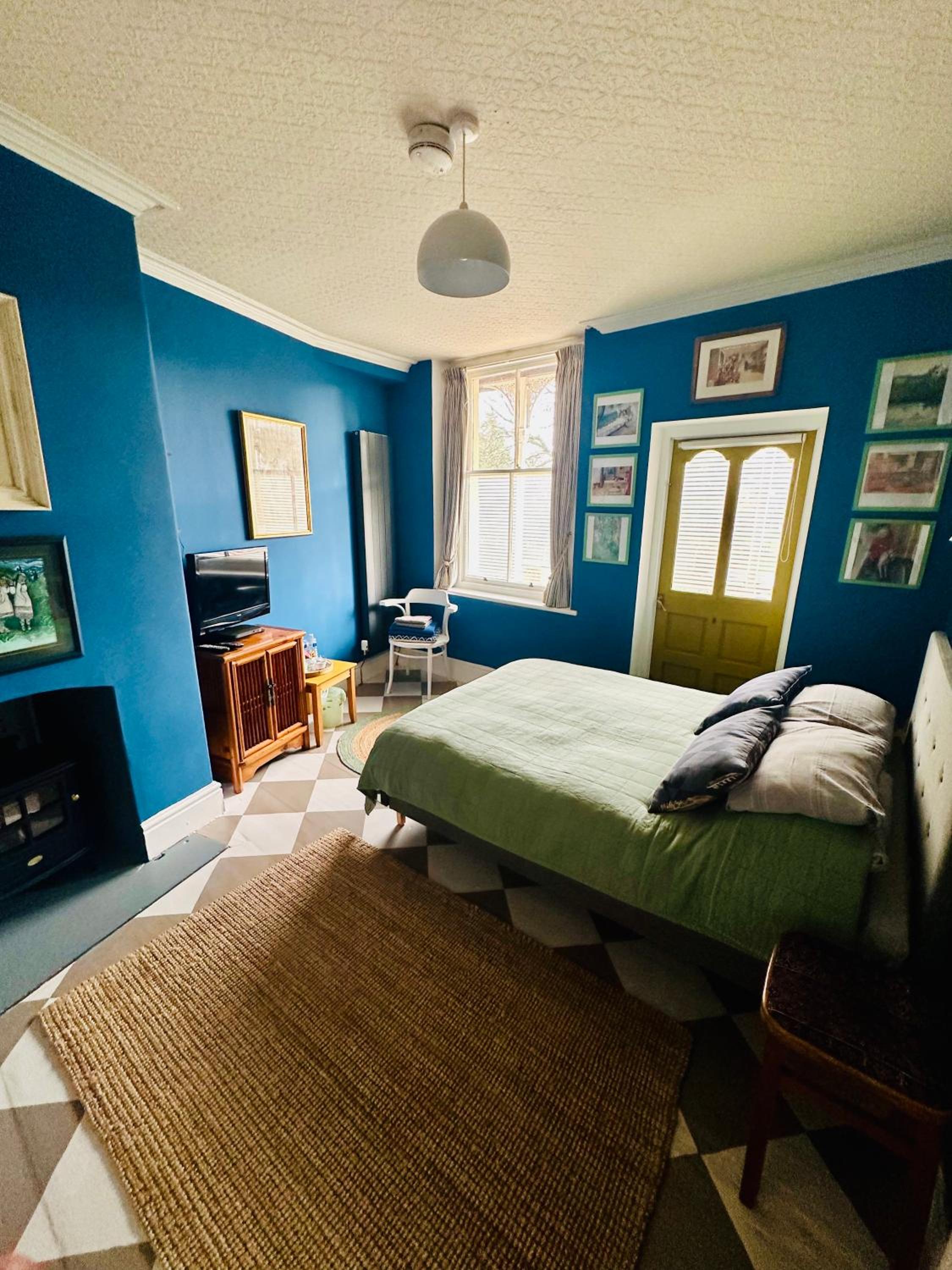 Double Room with Balcony - Photo 9