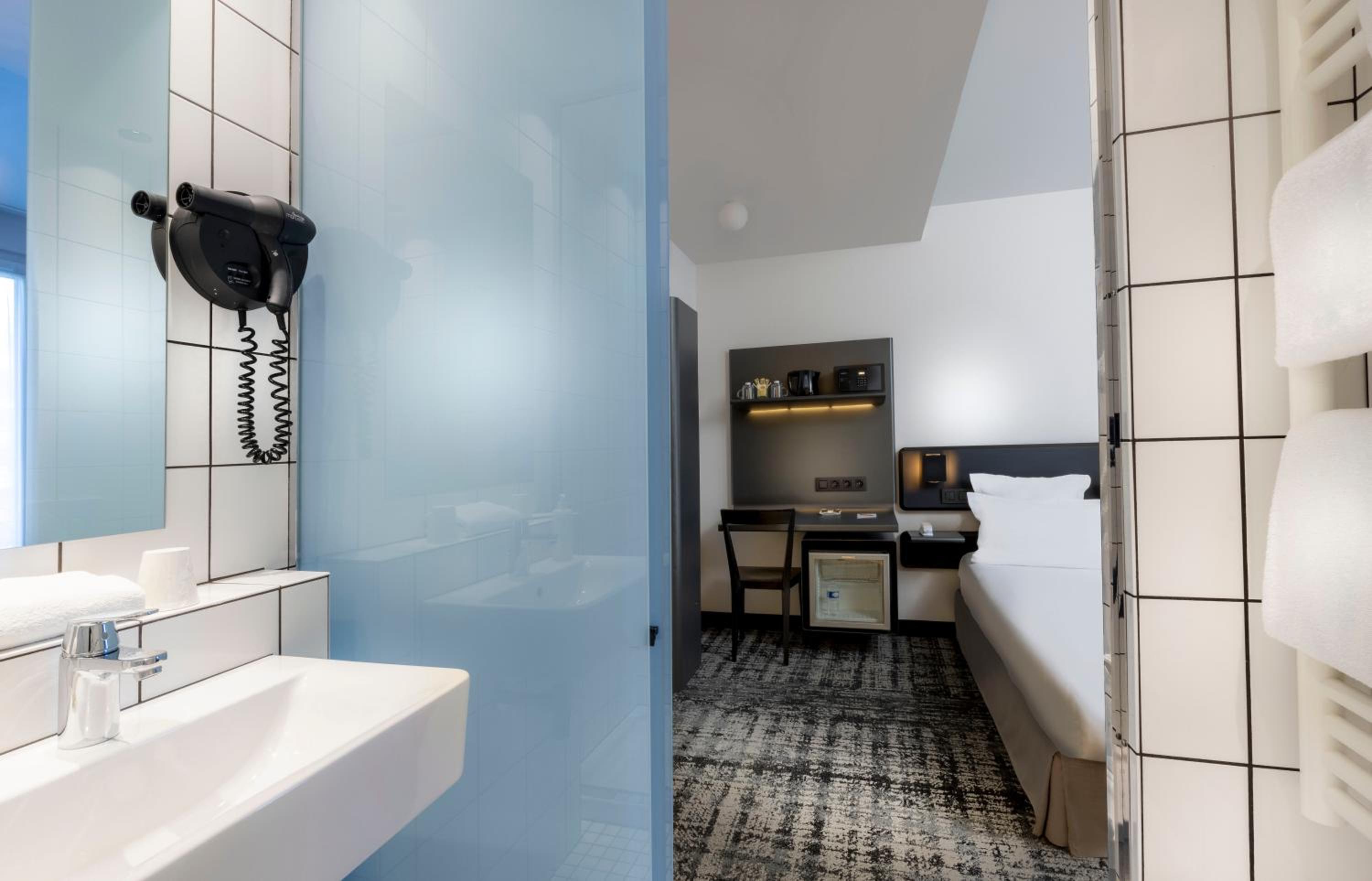 Comfort Double Room thumbnail 5