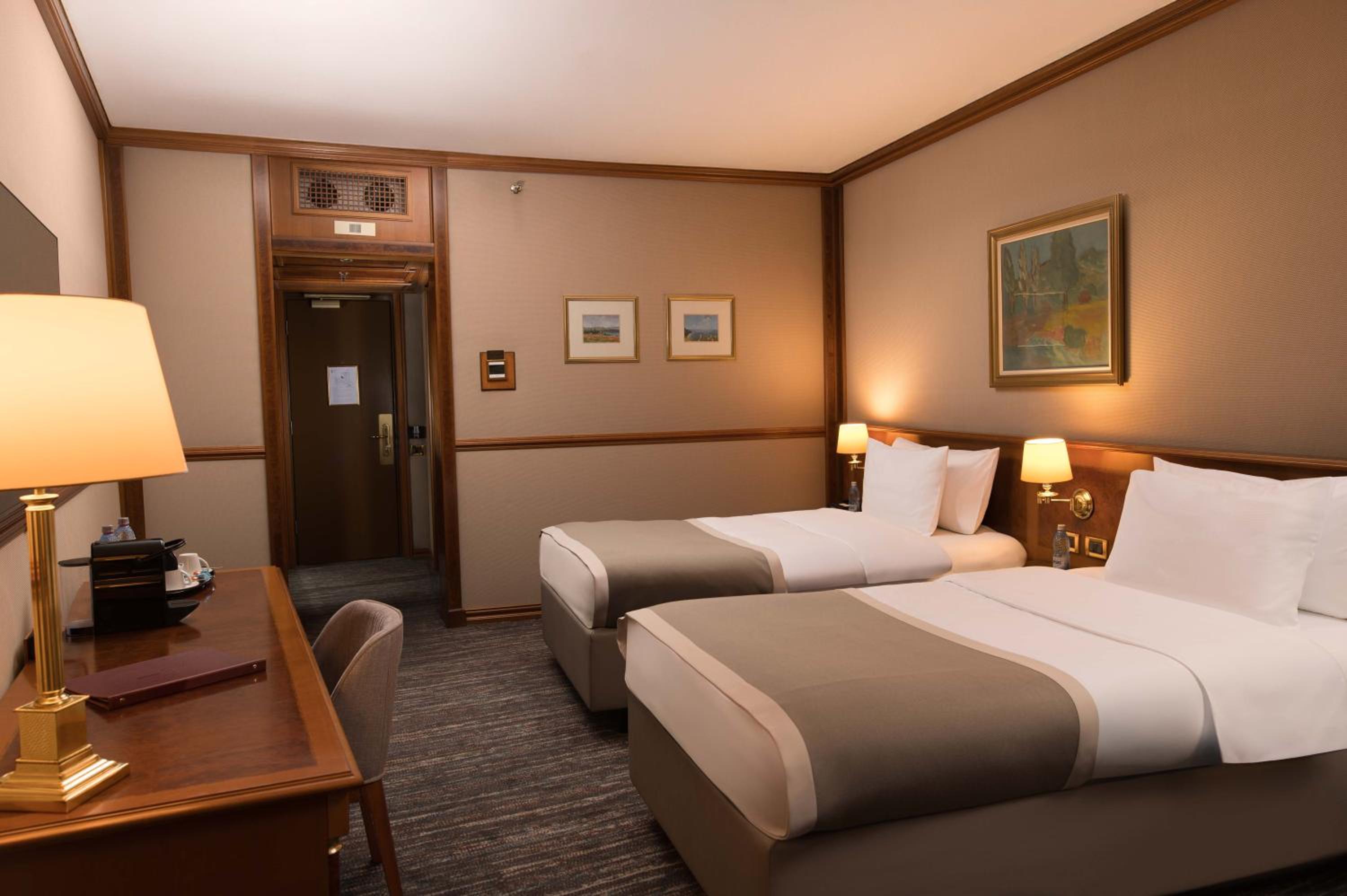 Superior Twin Room - Photo 6