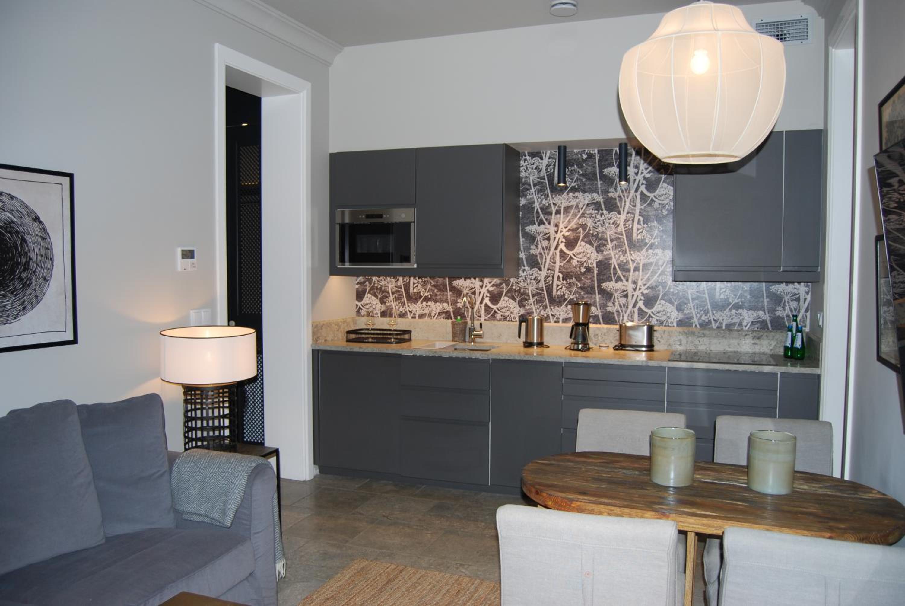 Apartment with Garden View thumbnail 6