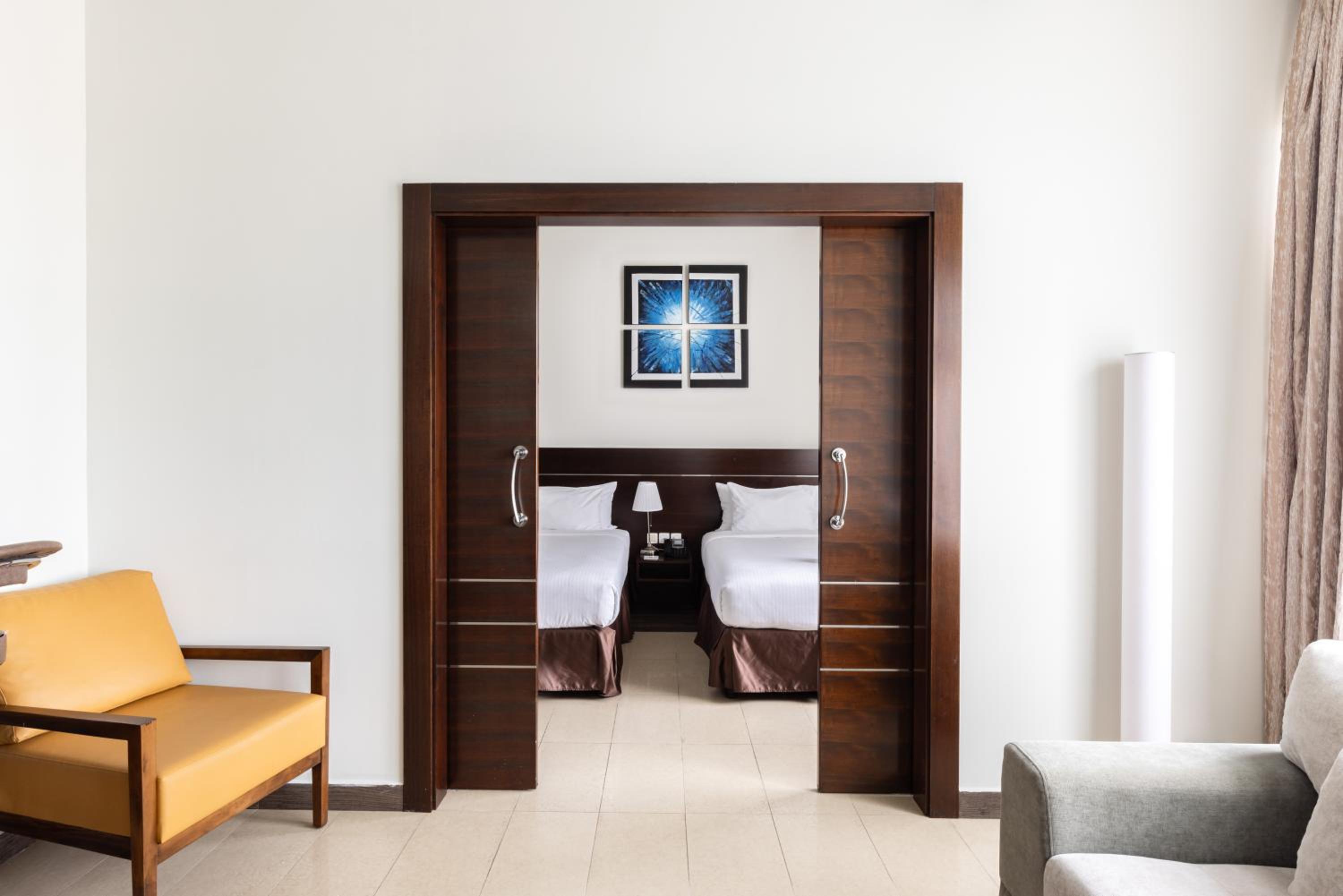 Standard Twin Suite