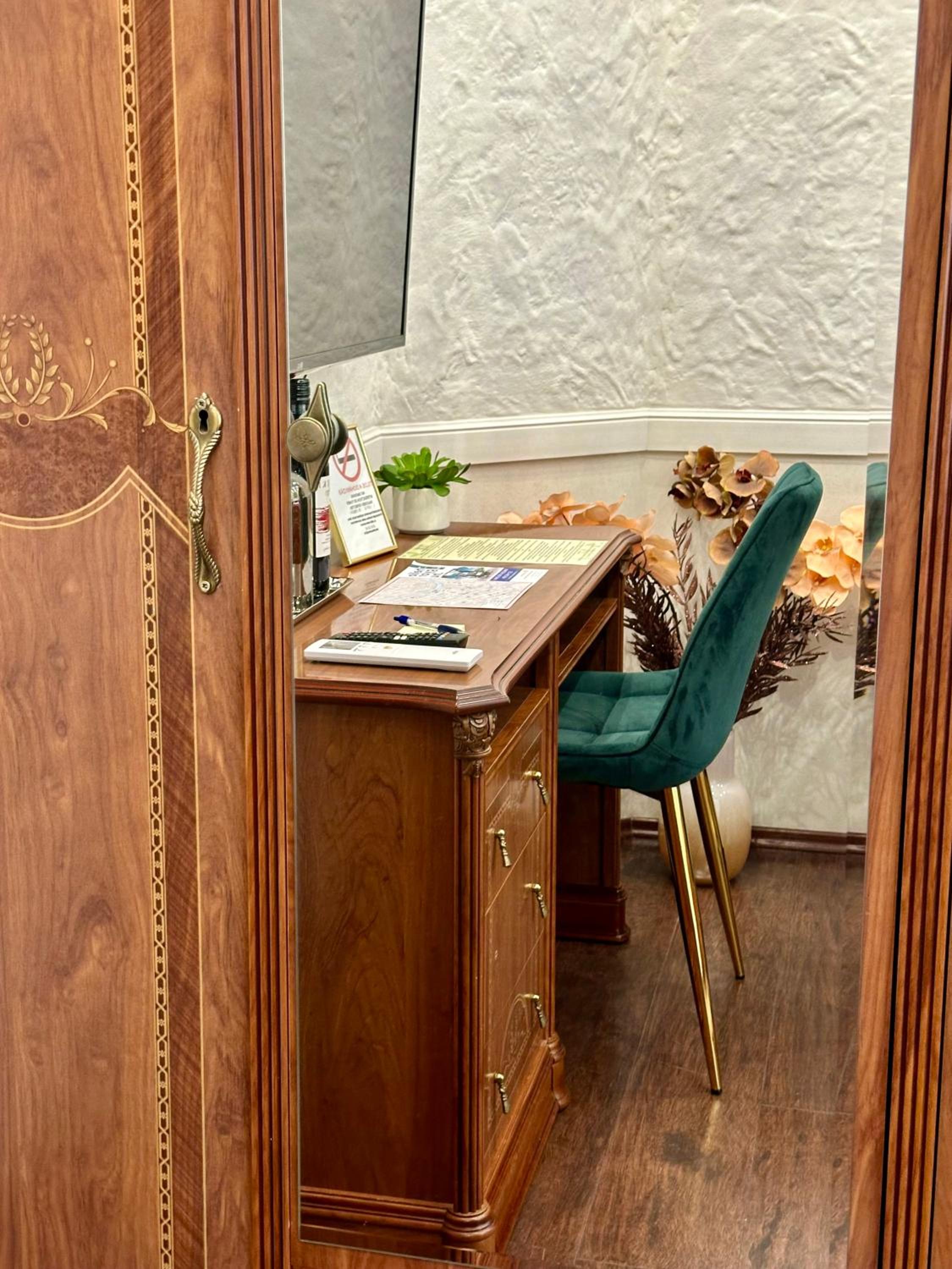 Standard Queen Room photo 3