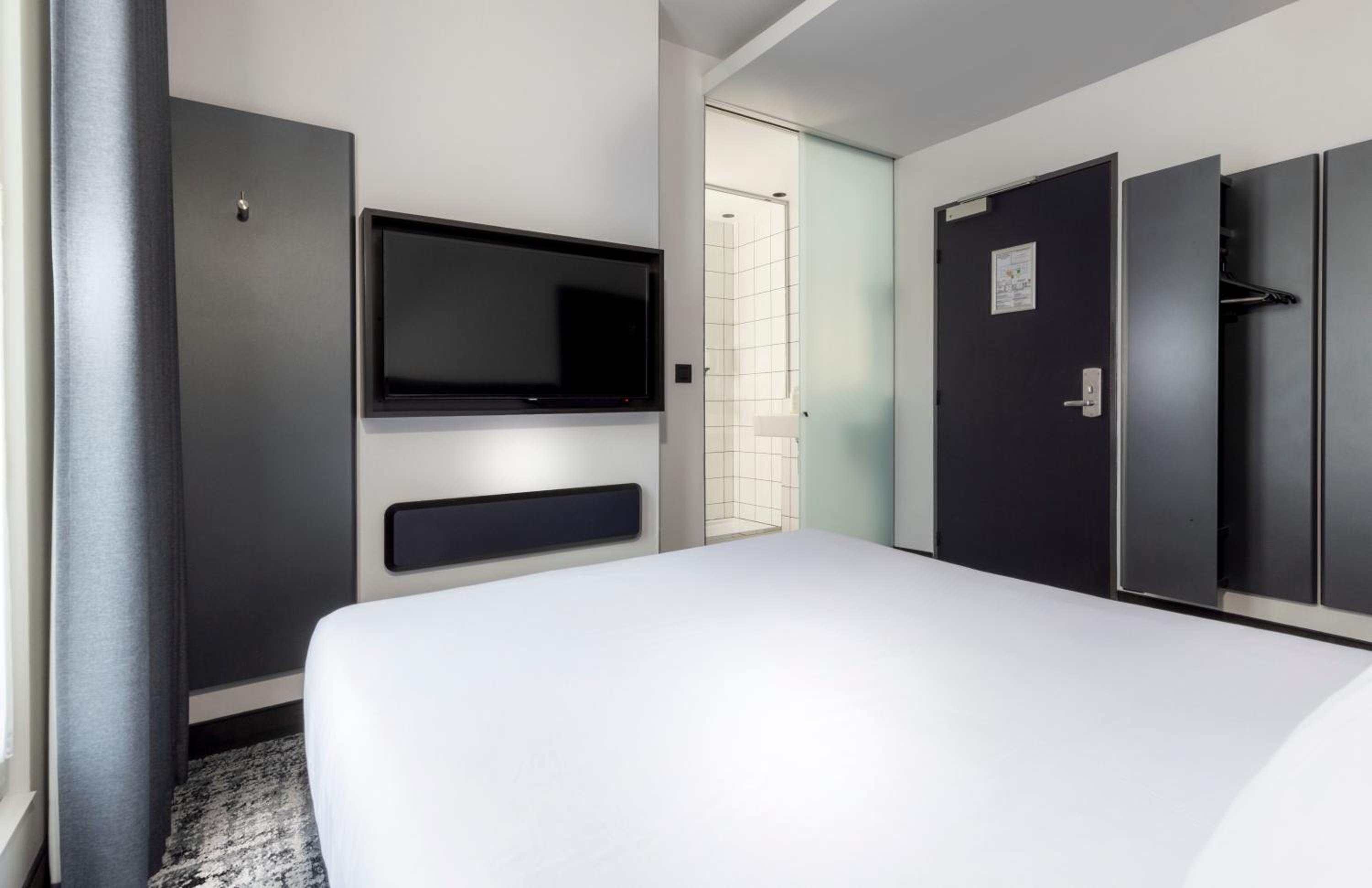 Comfort Double Room thumbnail 6