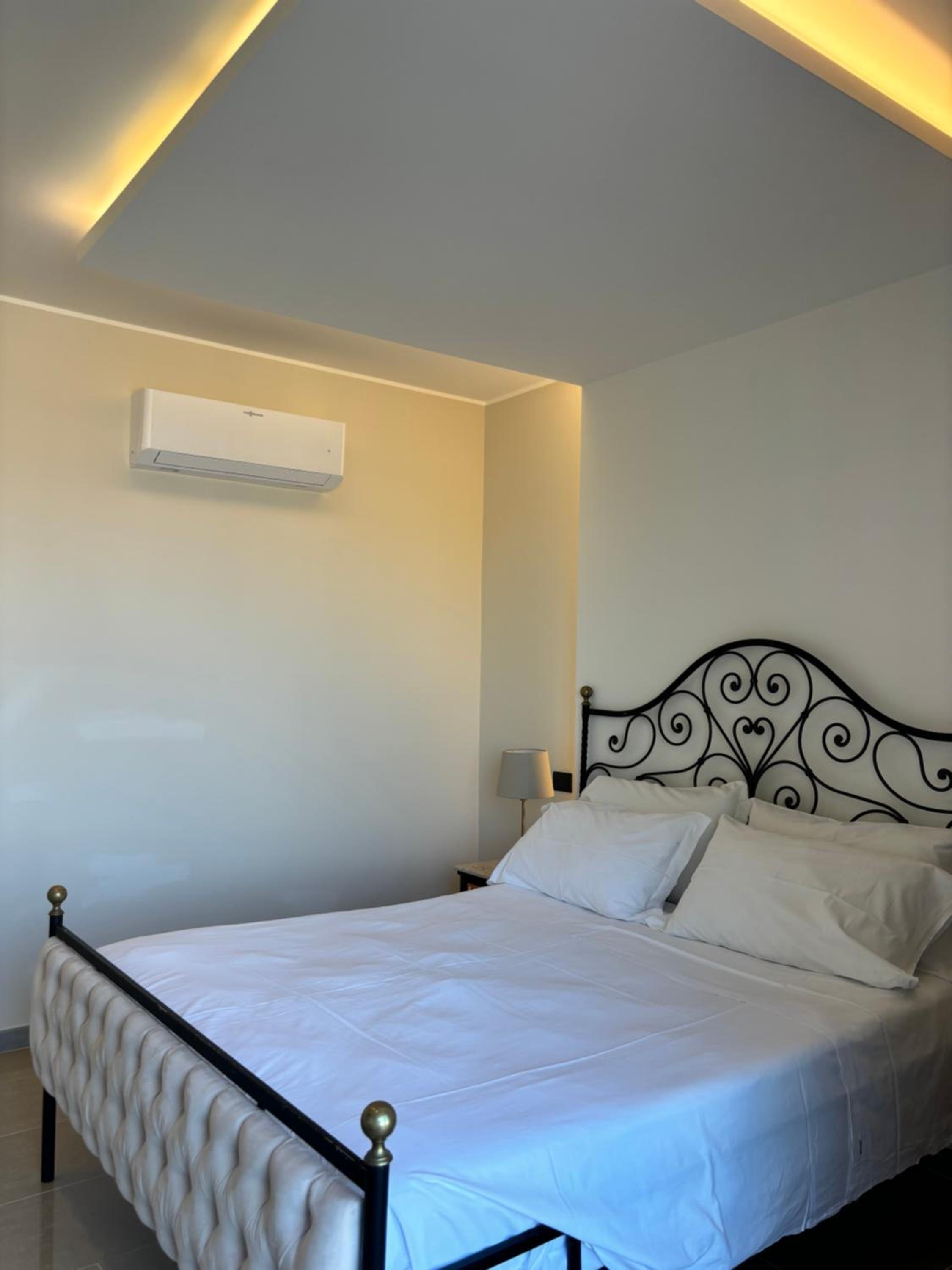 One-Bedroom Apartment with Sea View and Balcony photo 3
