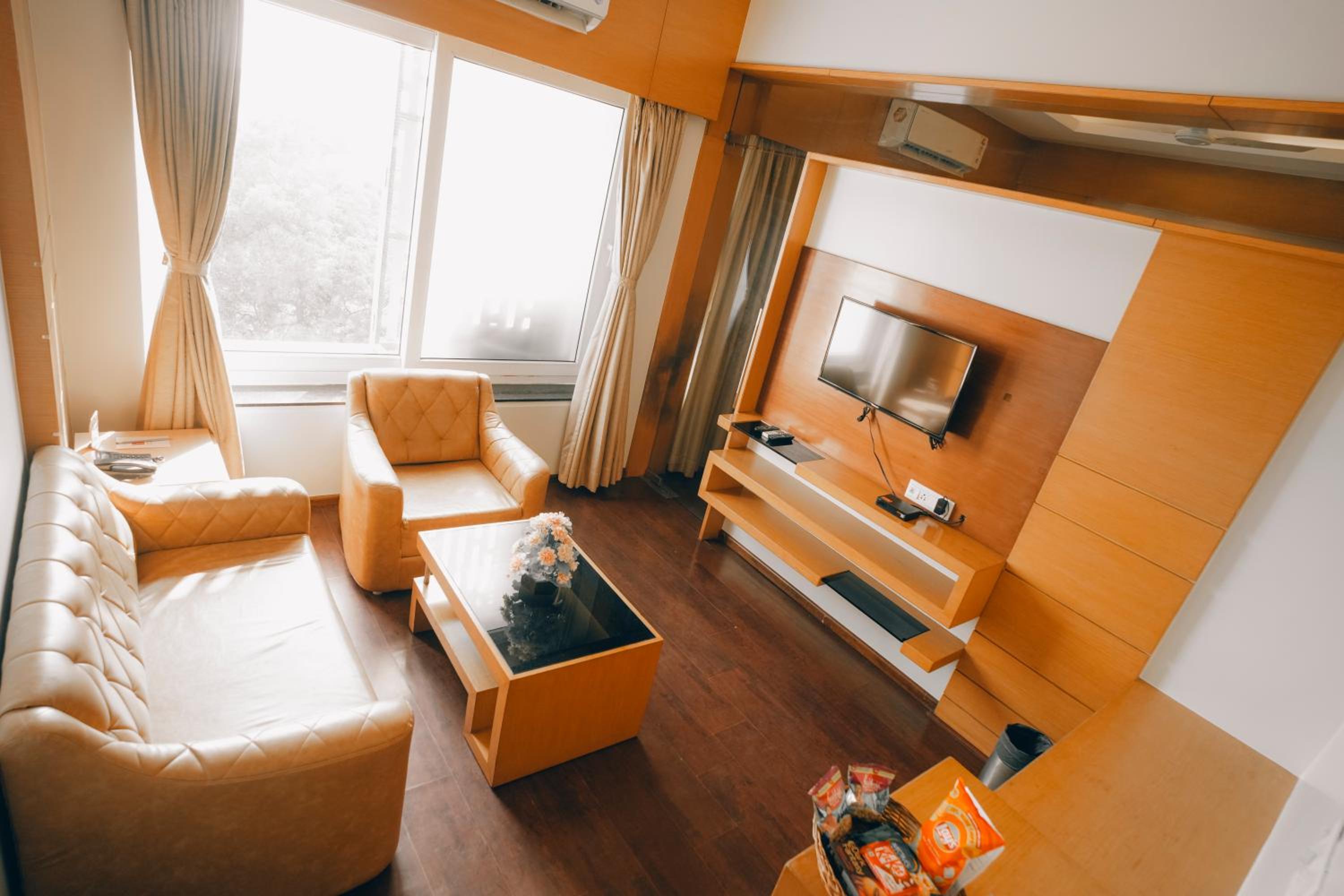 Standard King Room photo 3