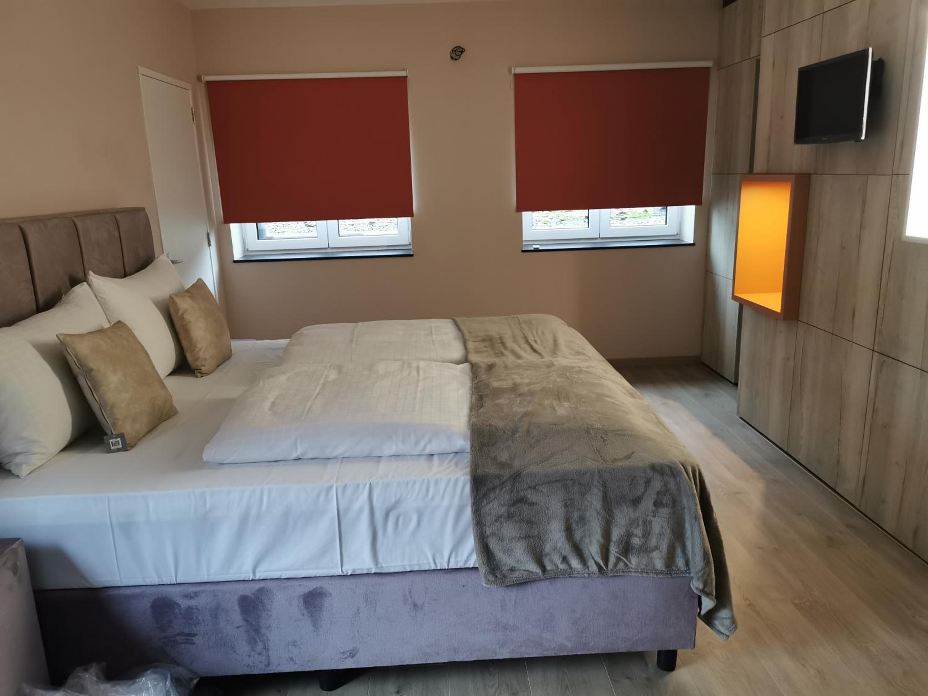 Deluxe Suite with Spa Bath
