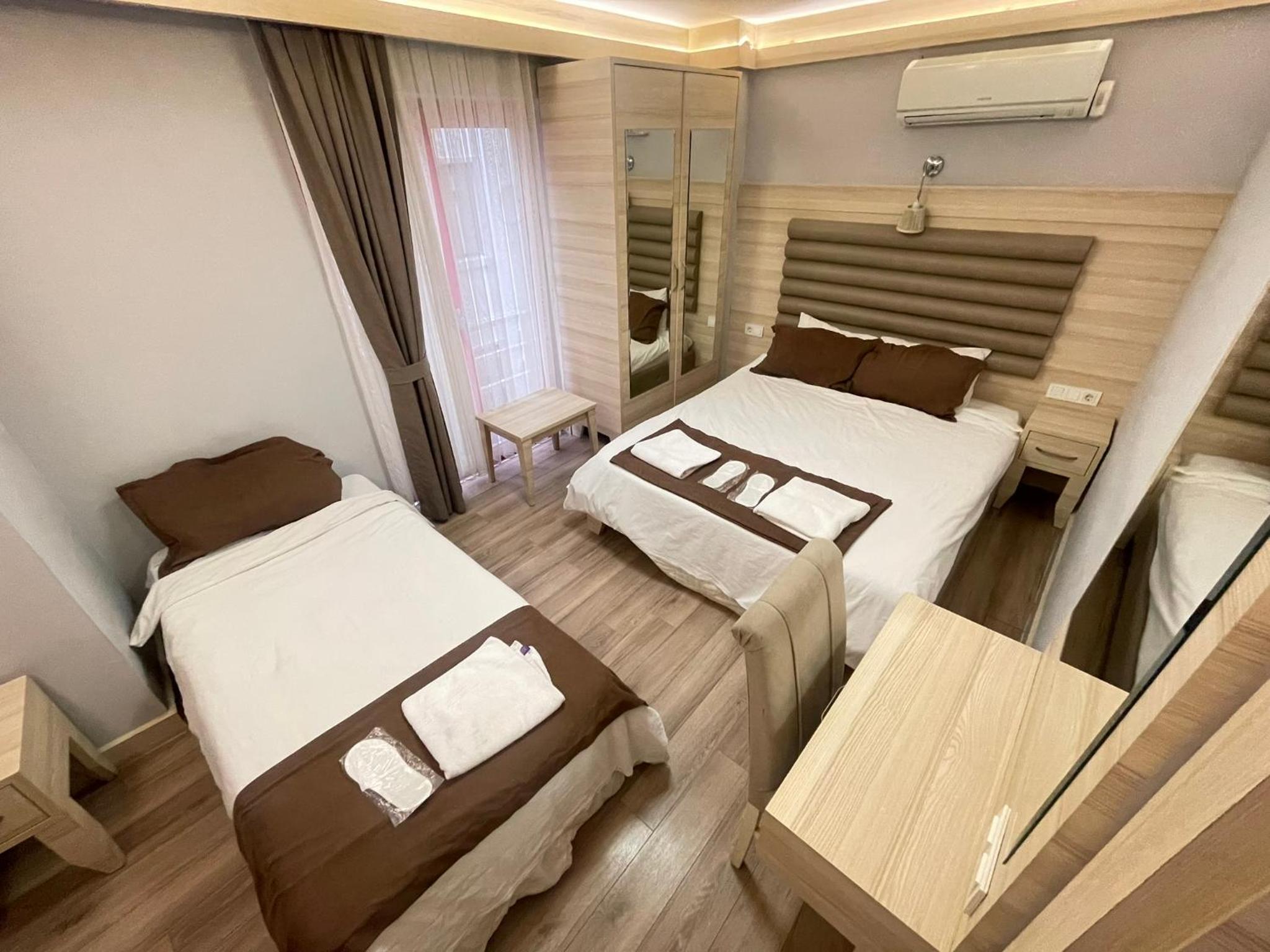 Deluxe Triple Room photo 2