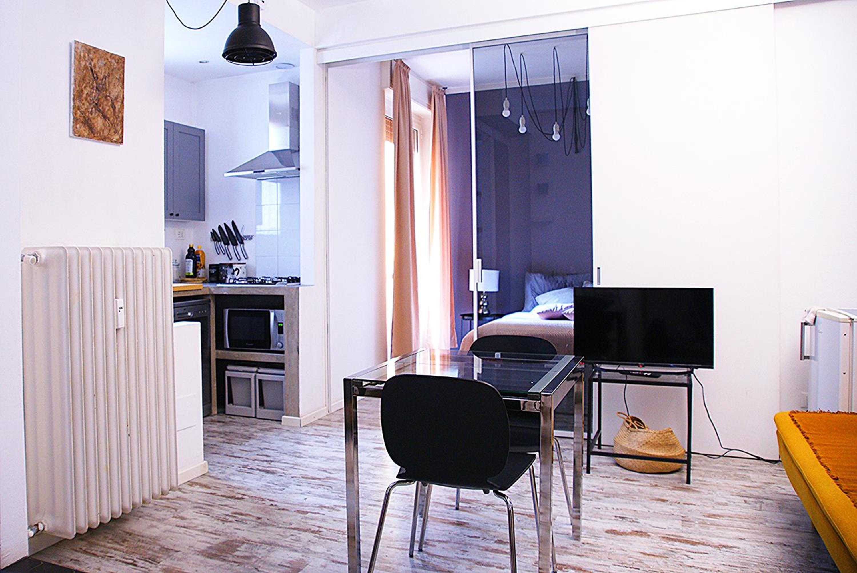 One-Bedroom Apartment