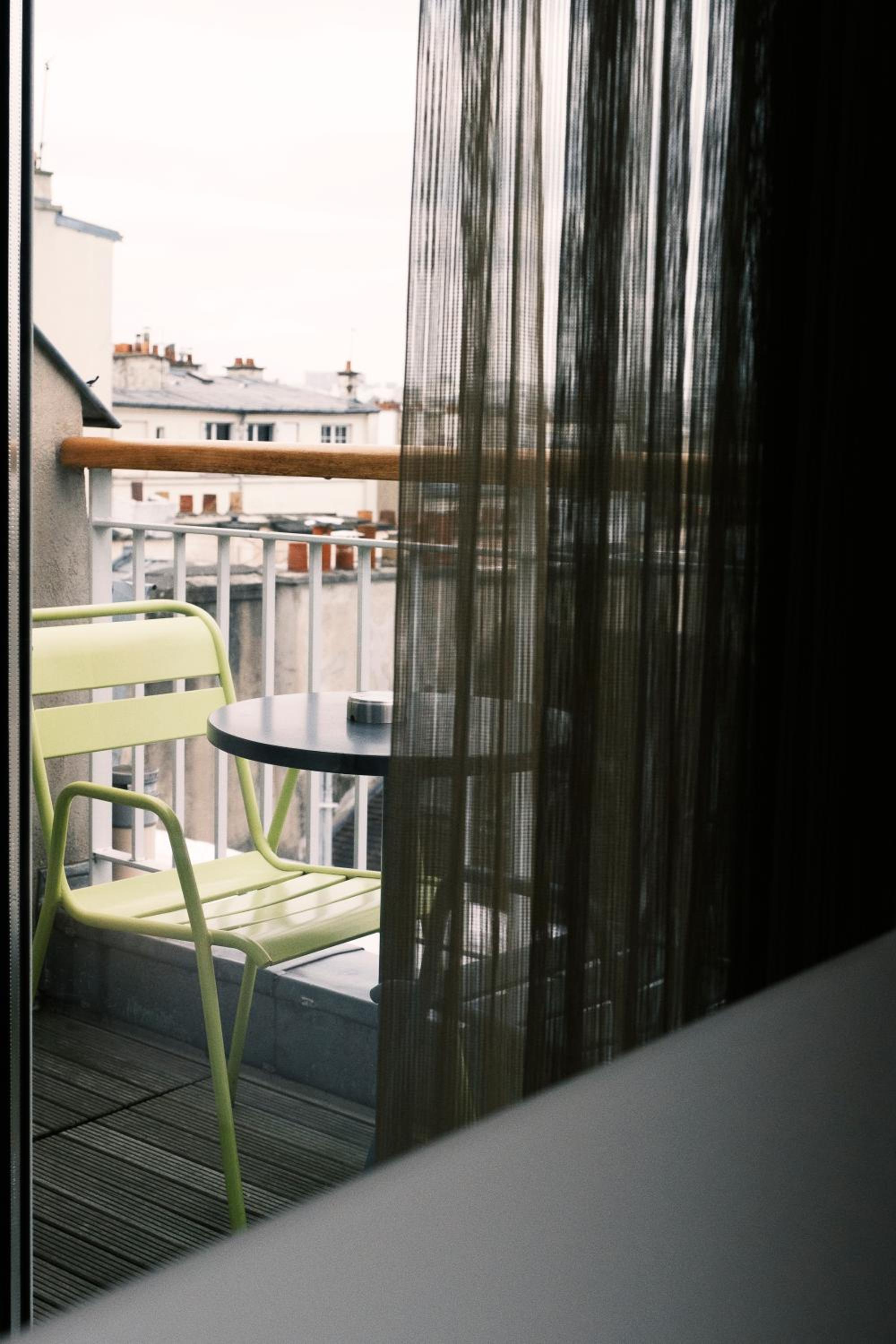 Double Room with City View - Top Floor photo 2