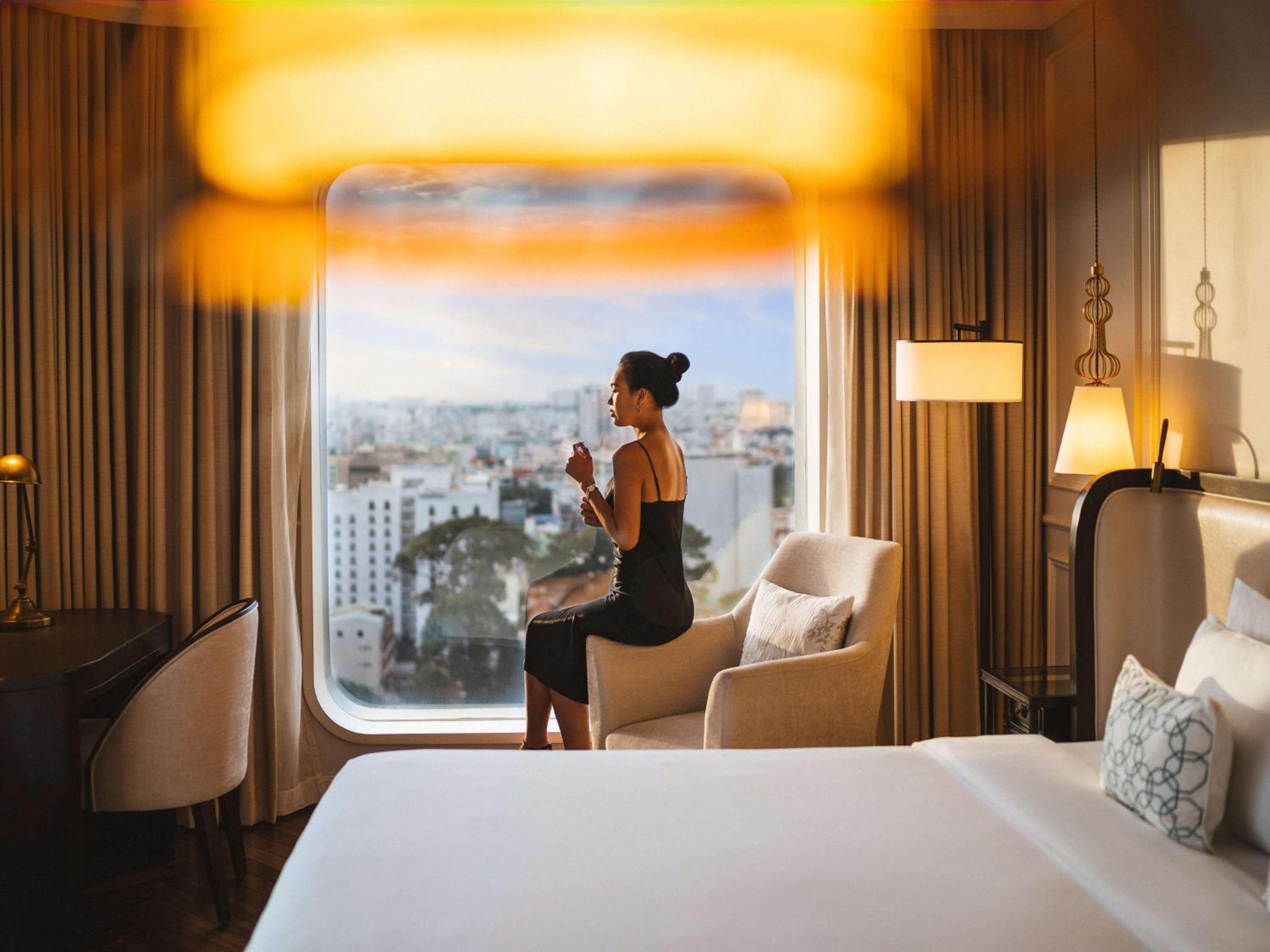 Sky Executive Deluxe Room, 1 King Size Bed, High Floor, Lounge Access. photo 2