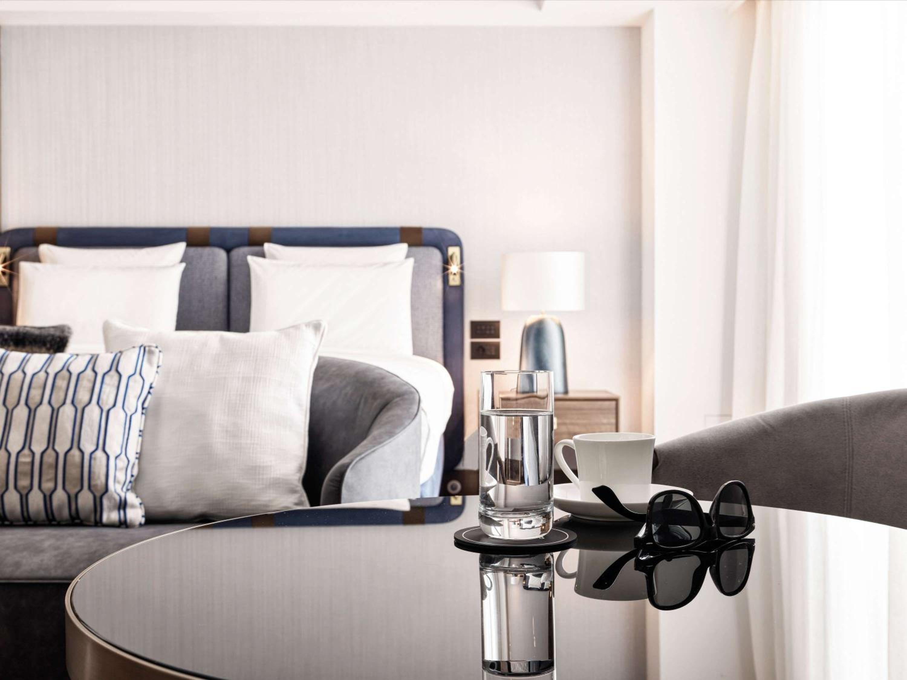 Junior King Suite thumbnail 5