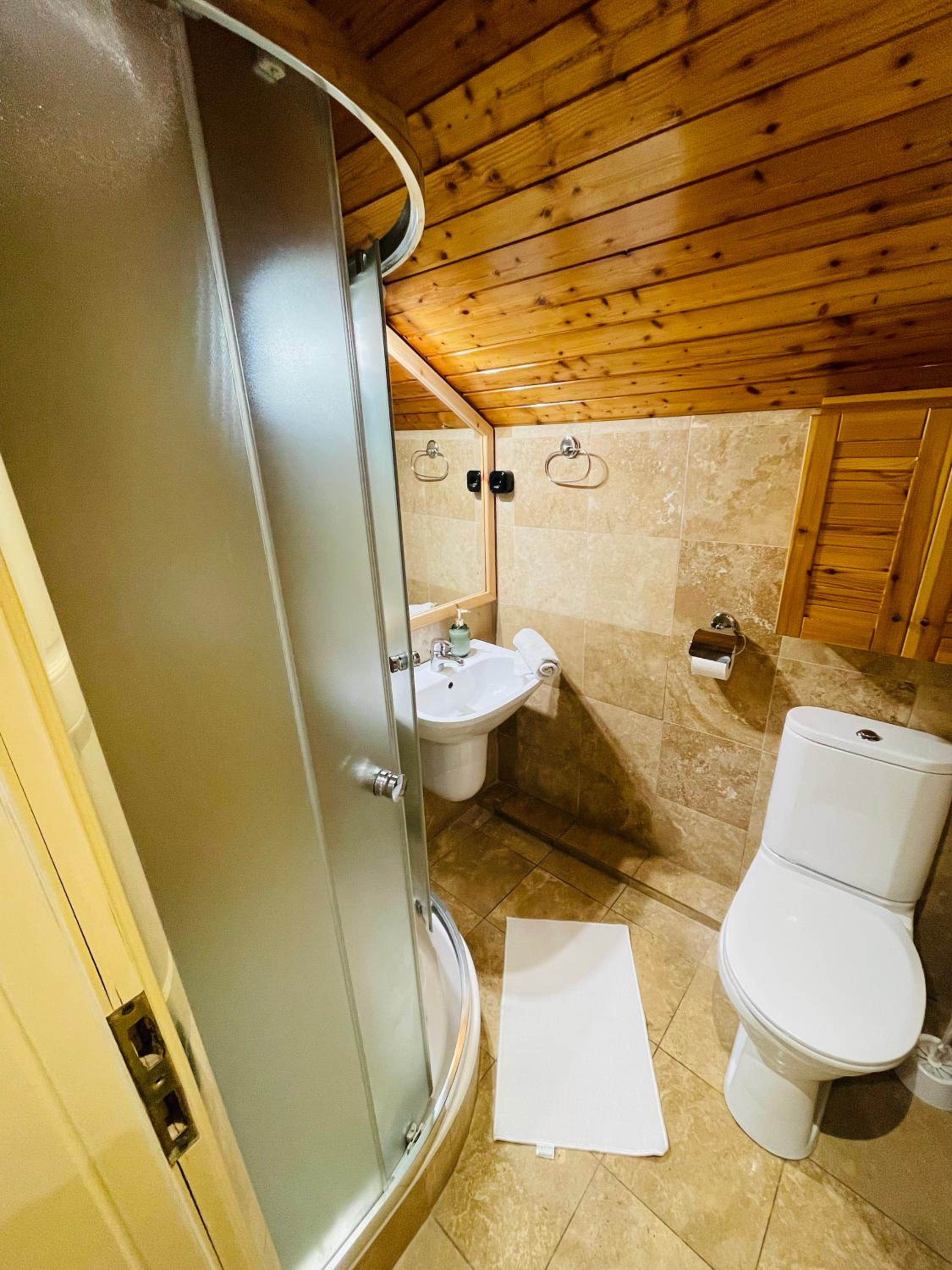 Studio Apartment - Photo 3