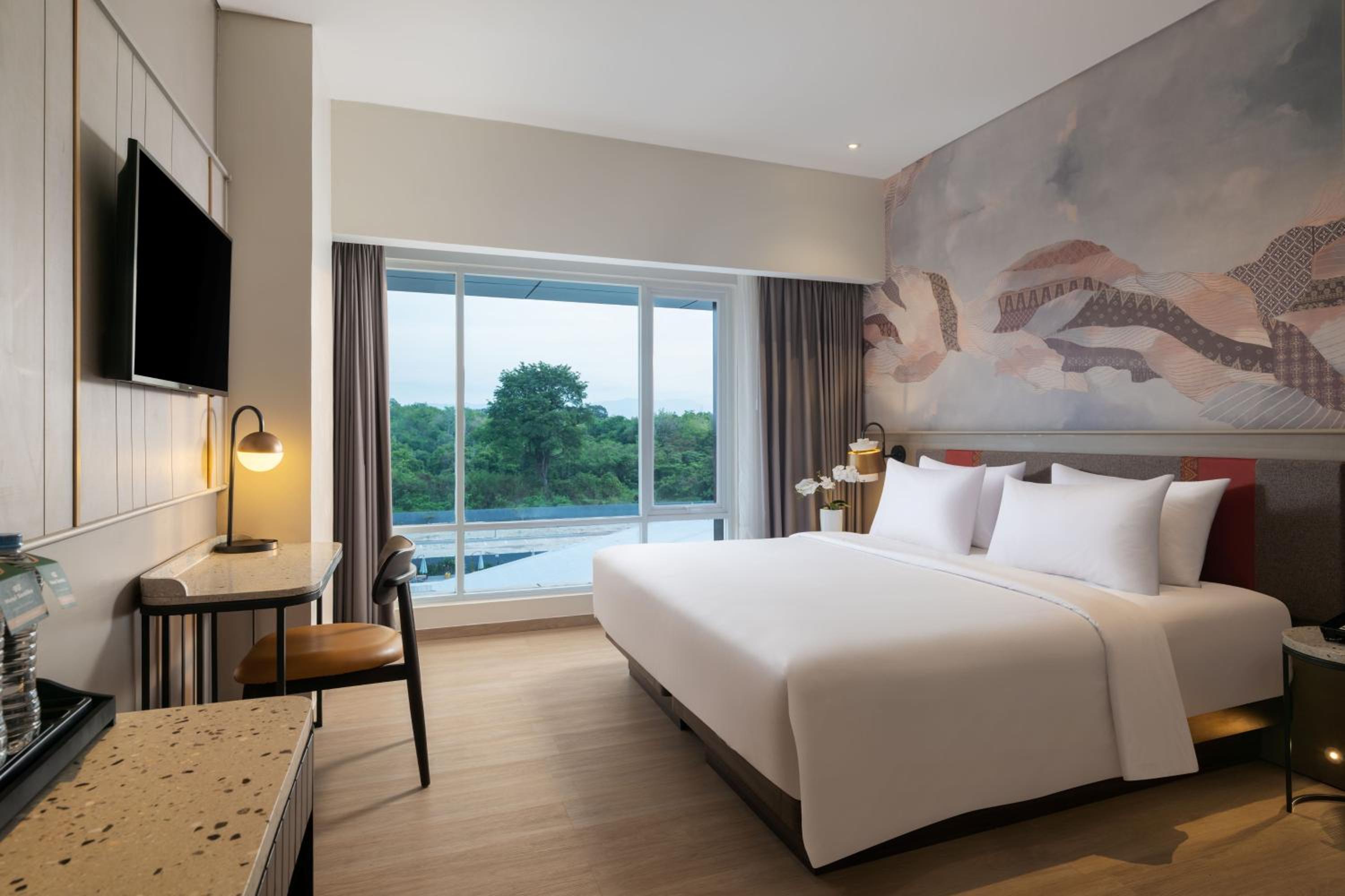Deluxe King Room - Photo 1