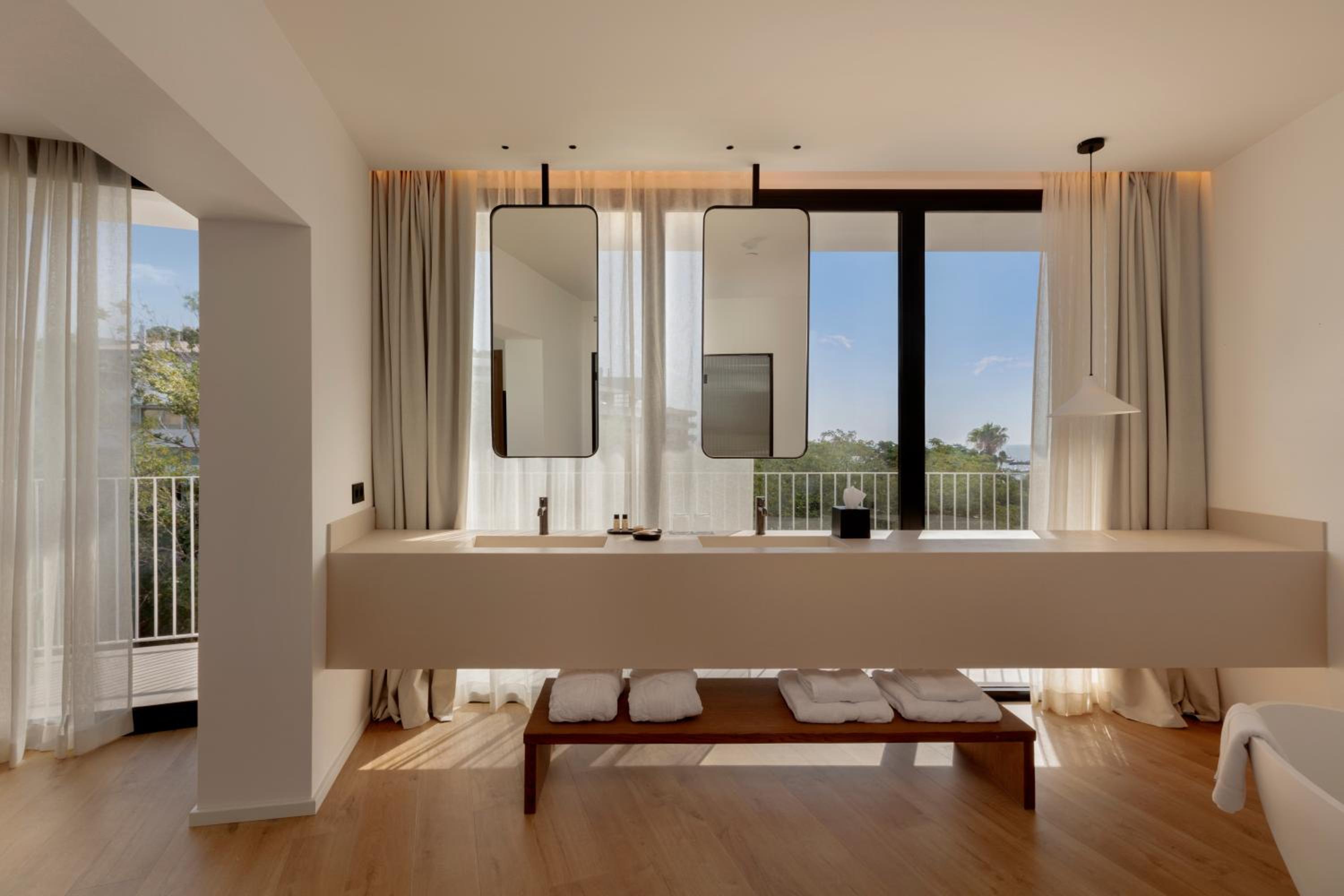 Habitación Doble o con Dos Camas Superior con Vista al Mar