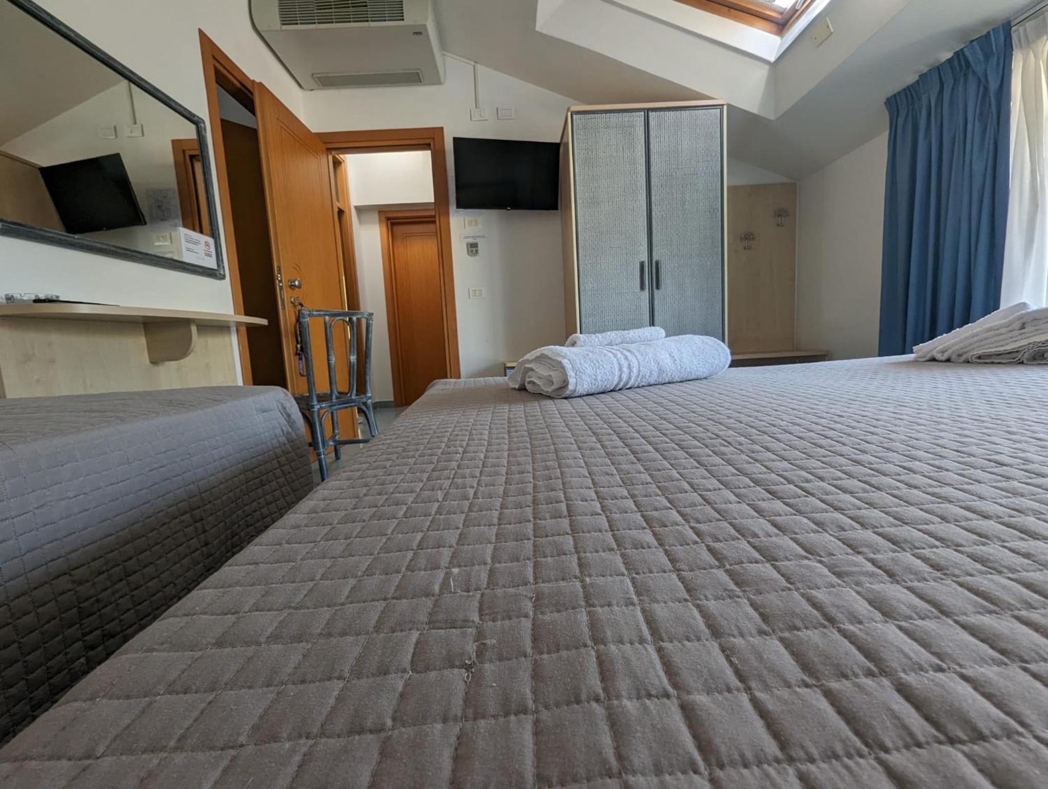 Classic Triple Room photo 1