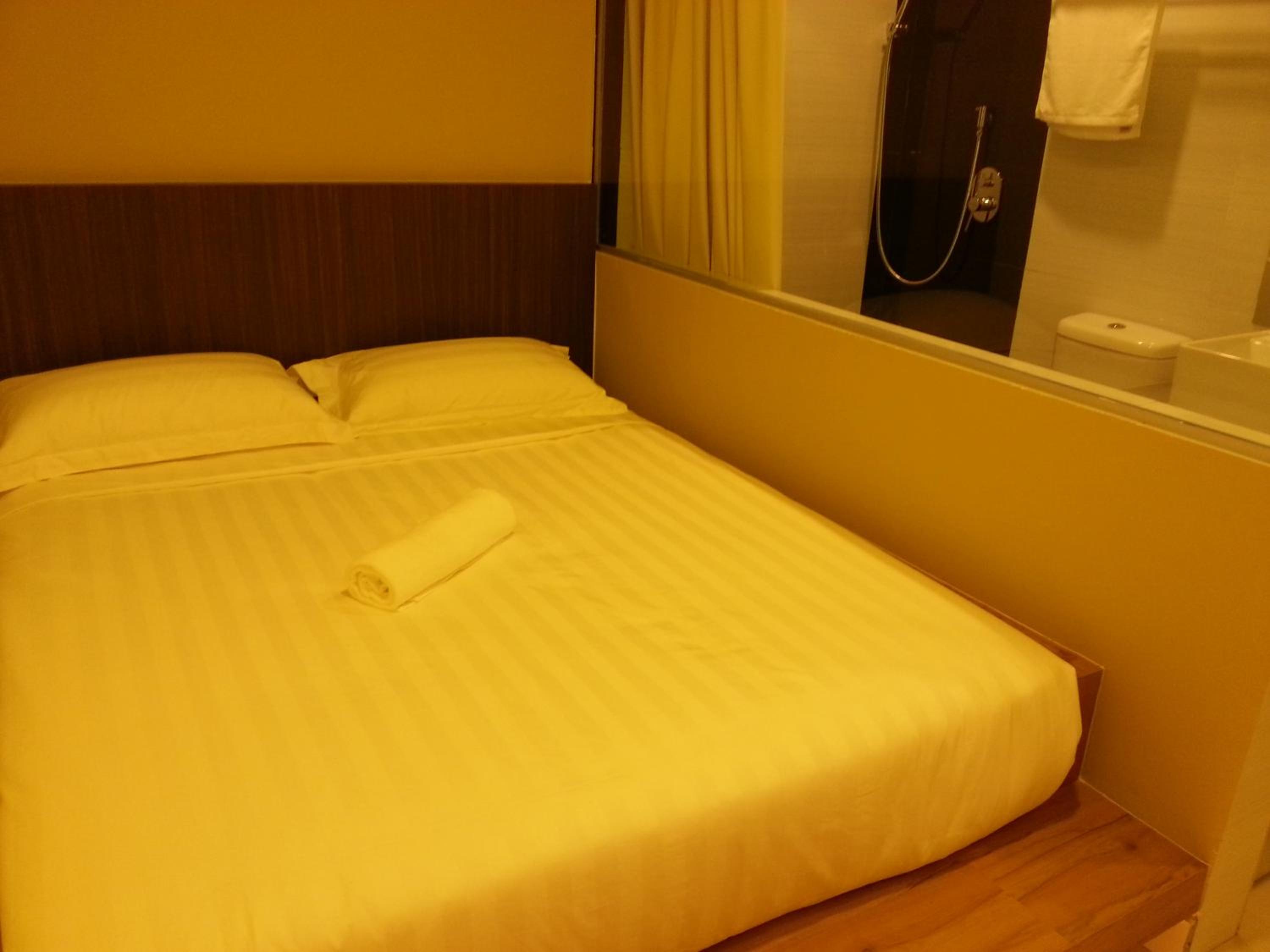 Deluxe Double Room without Window photo 1