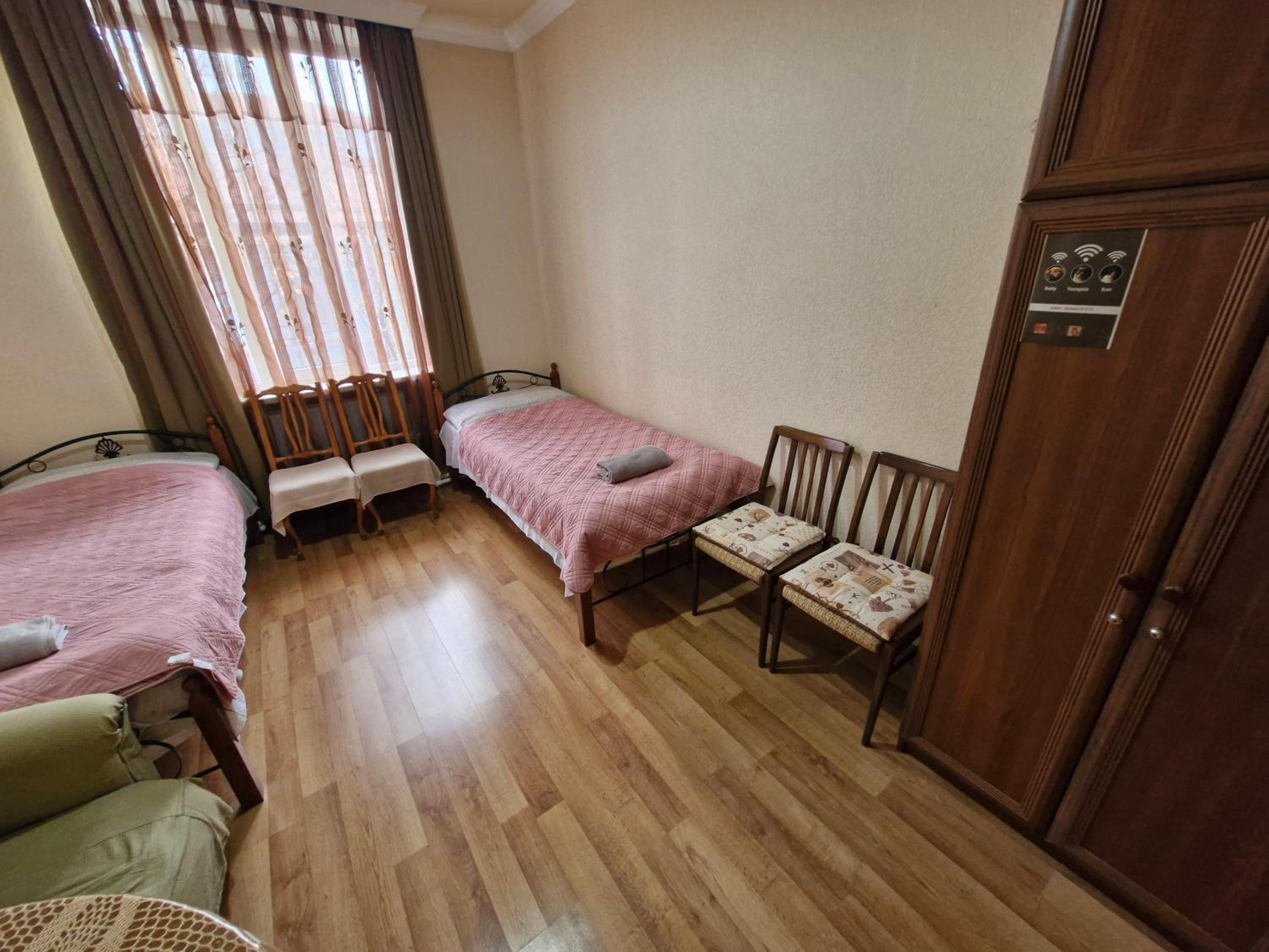 Twin Room with Shared Bathroom photo 2