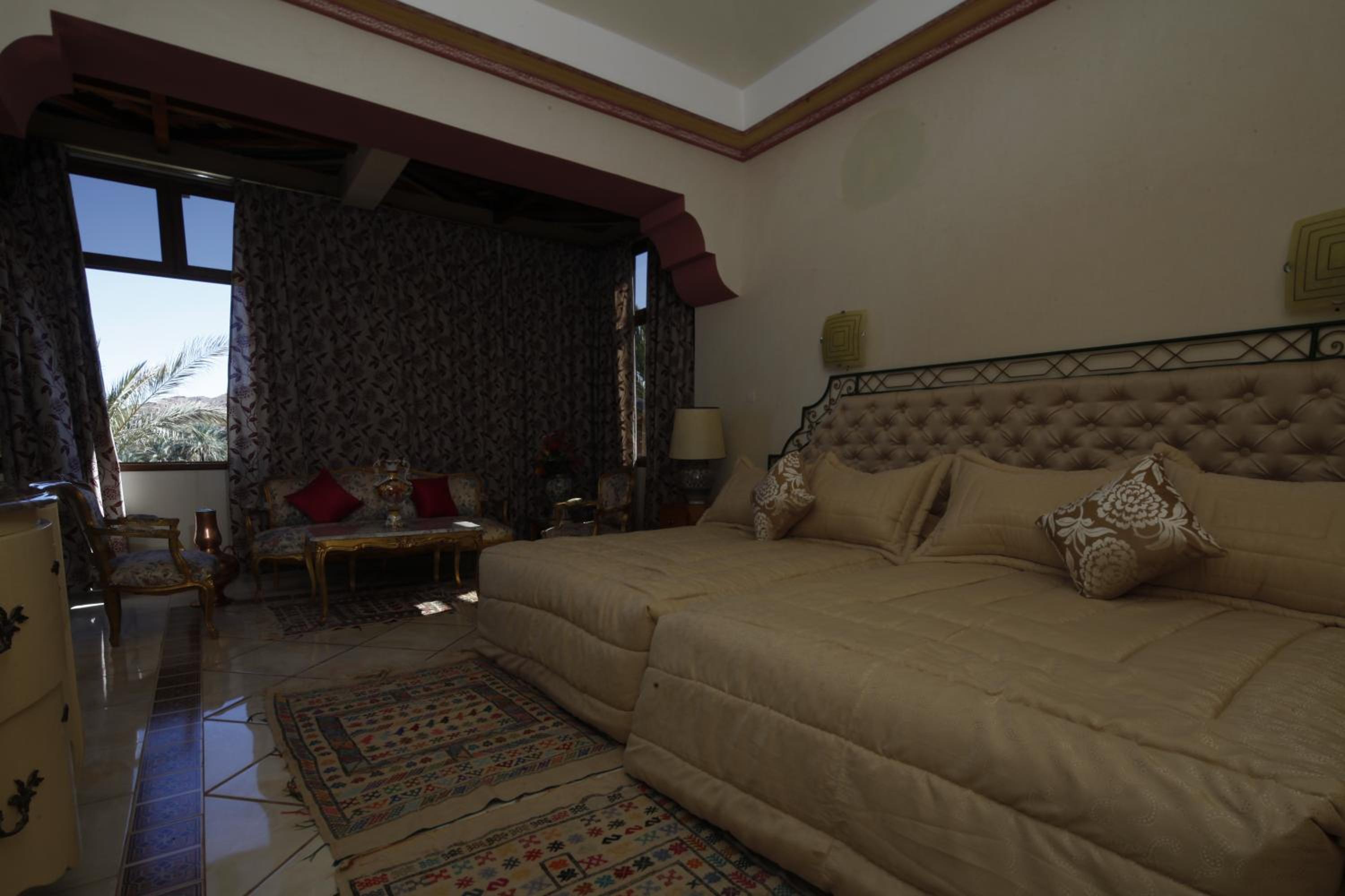 Royal Suite photo 2