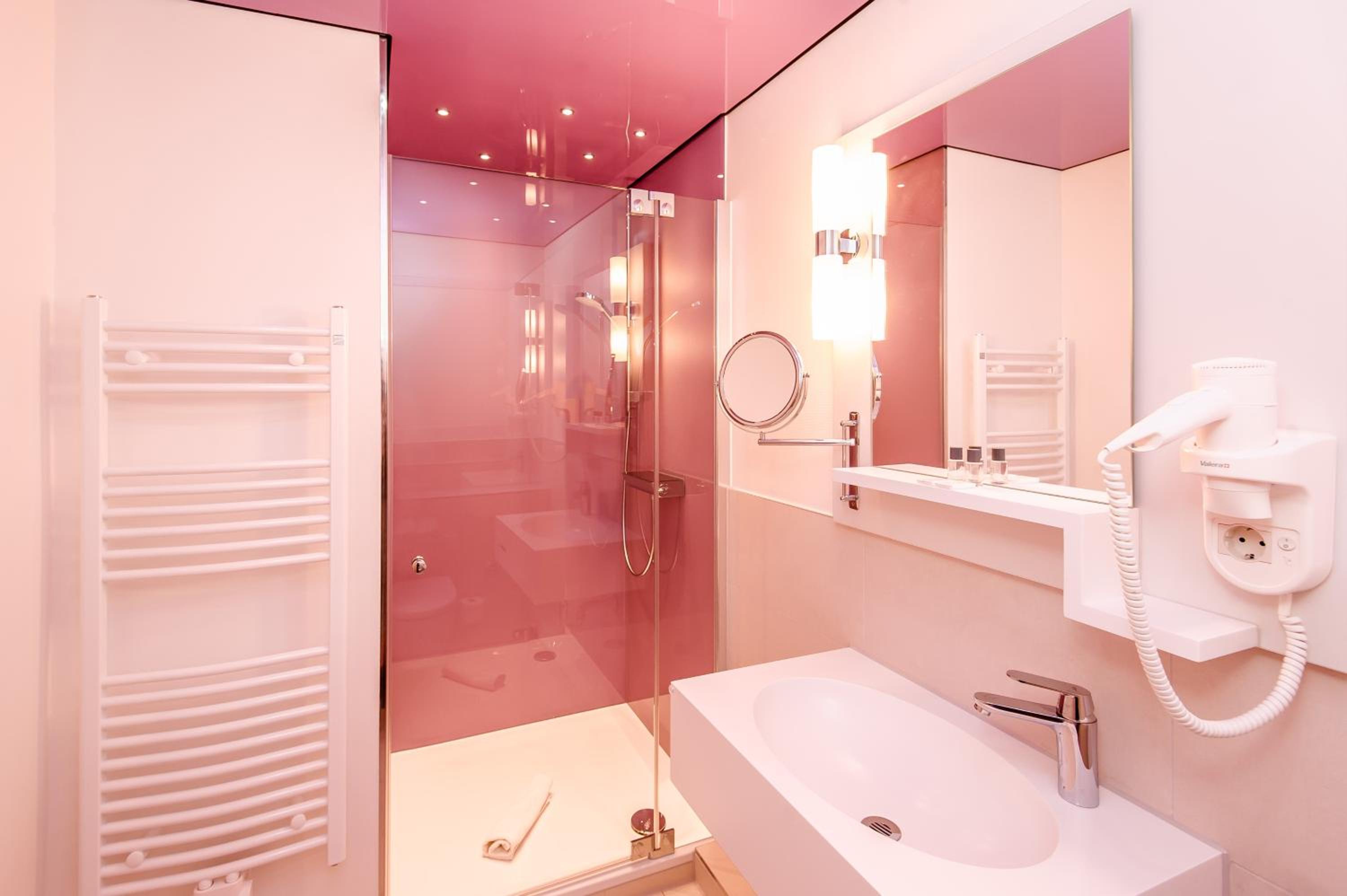 Double Room - Photo 10