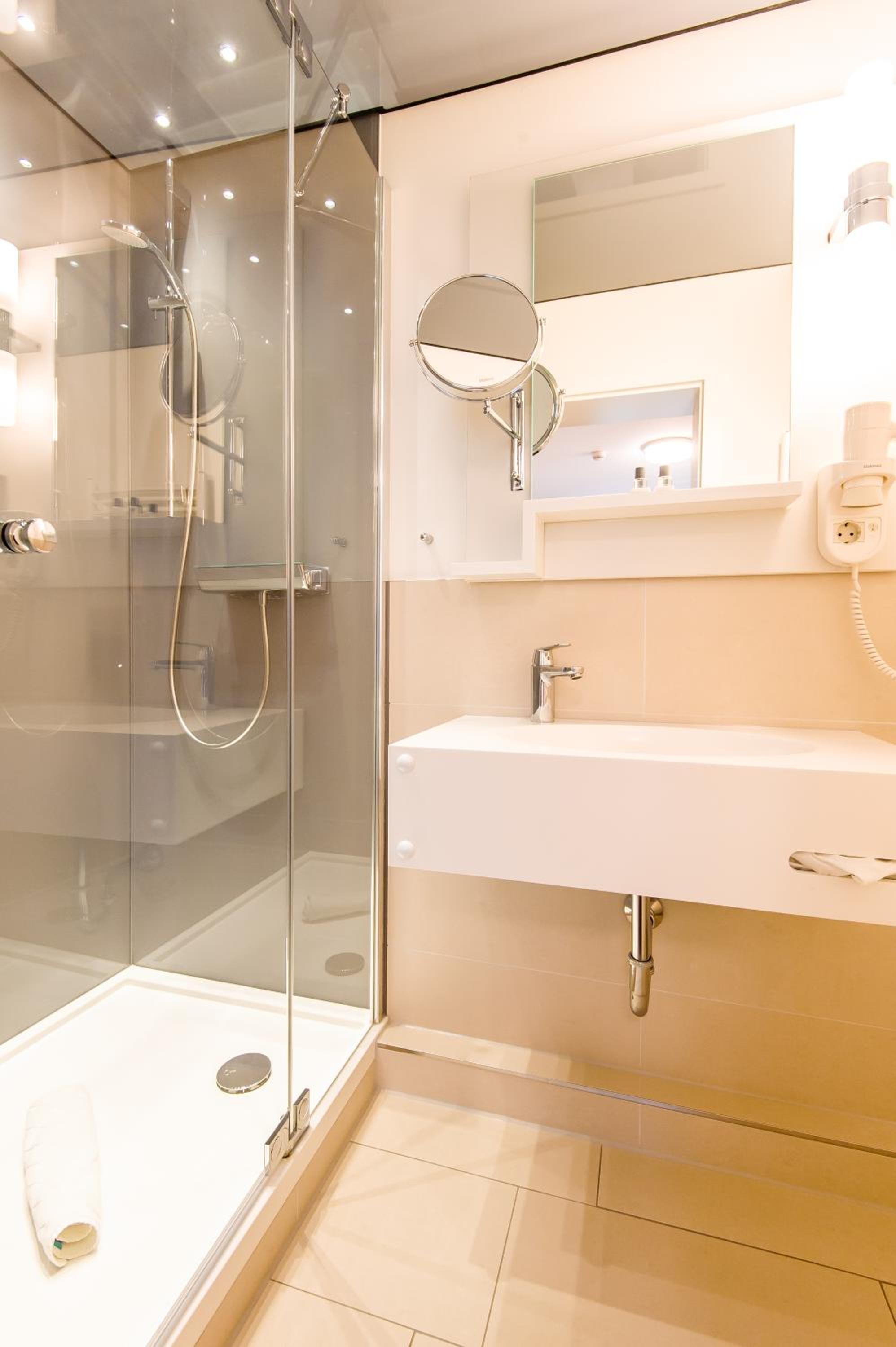Double Room - Photo 16