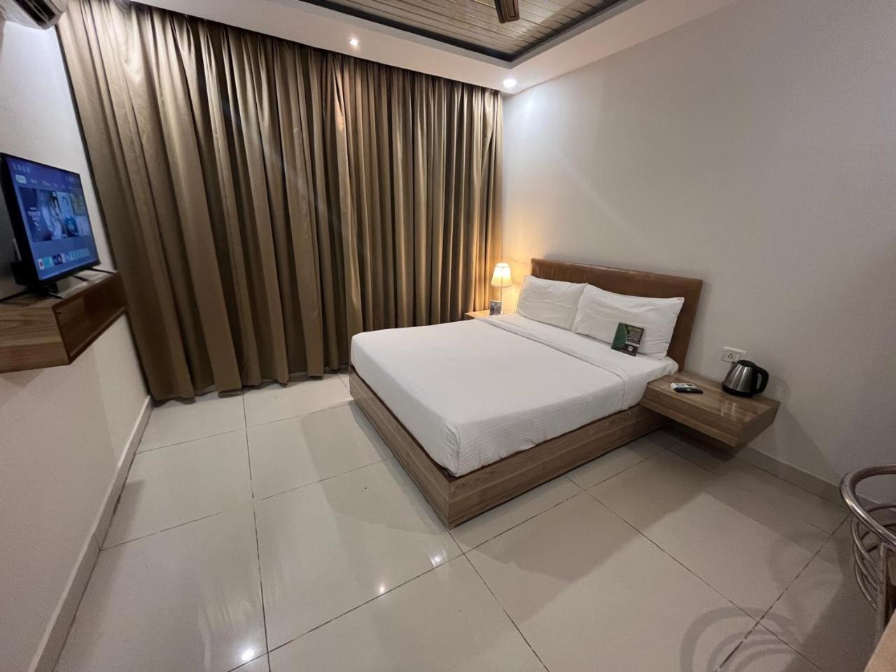 Deluxe Double Room - Photo 15