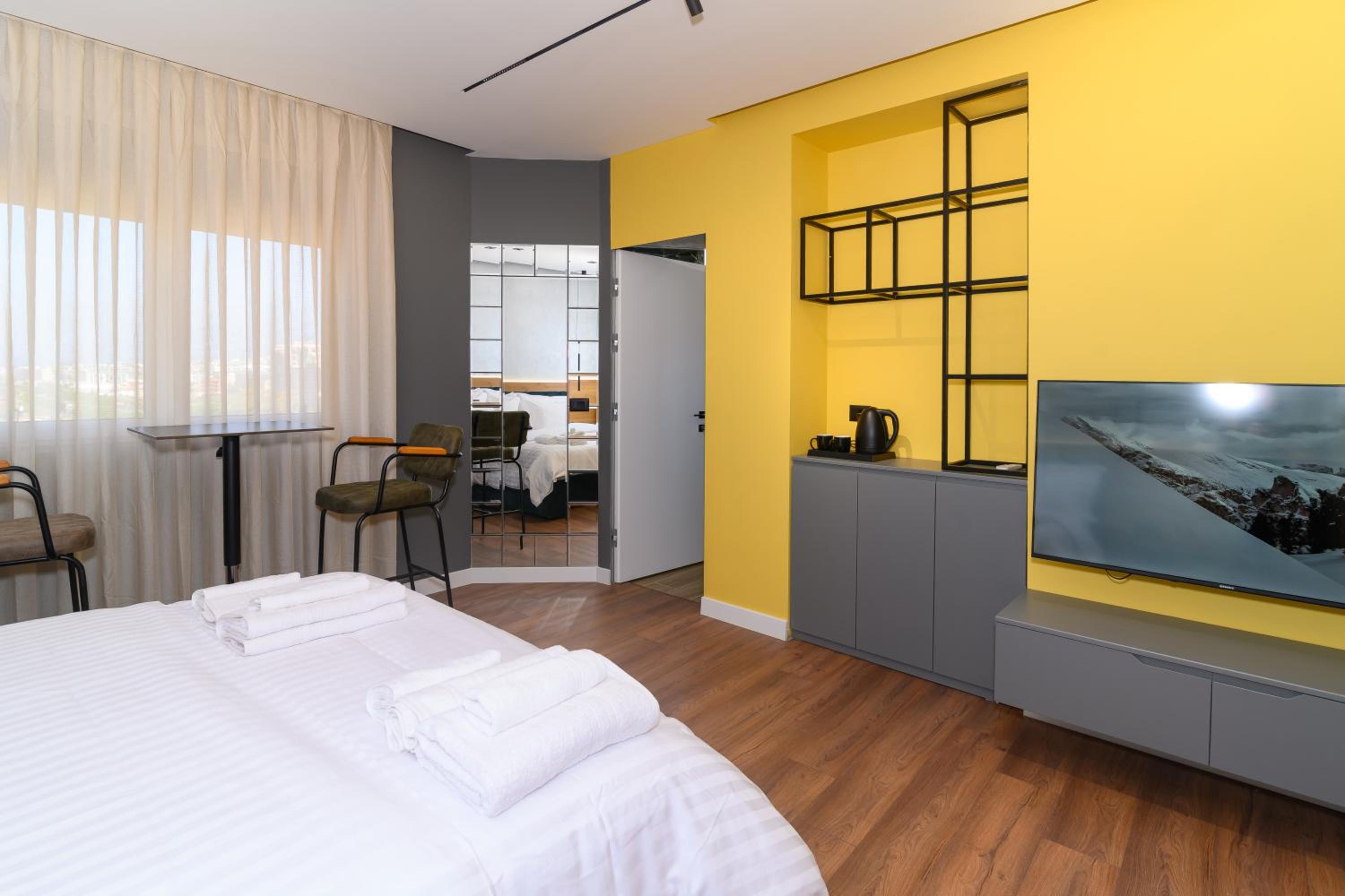 One-Bedroom Apartment