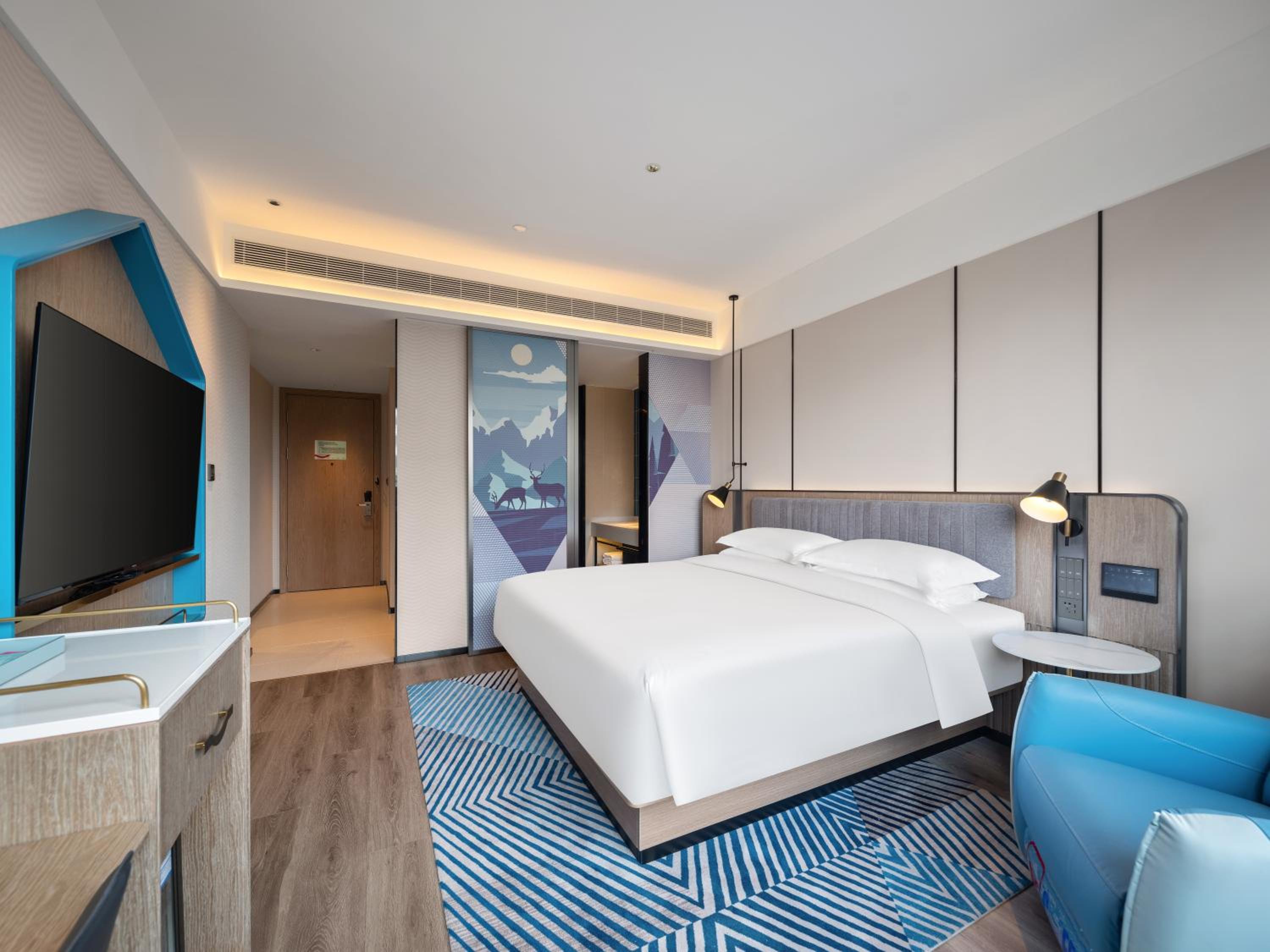 Deluxe Queen Room