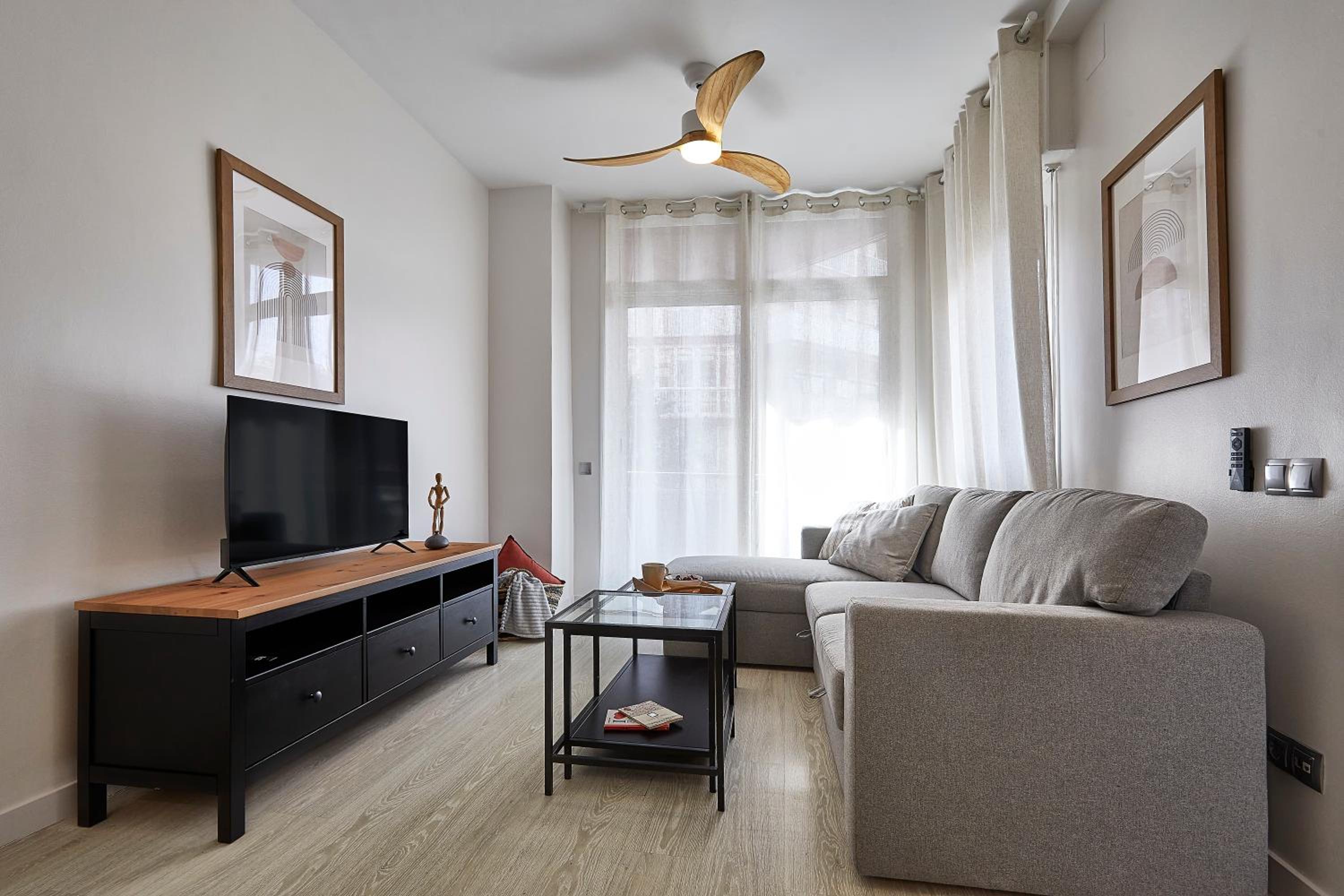 Three-Bedroom Apartment photo 2