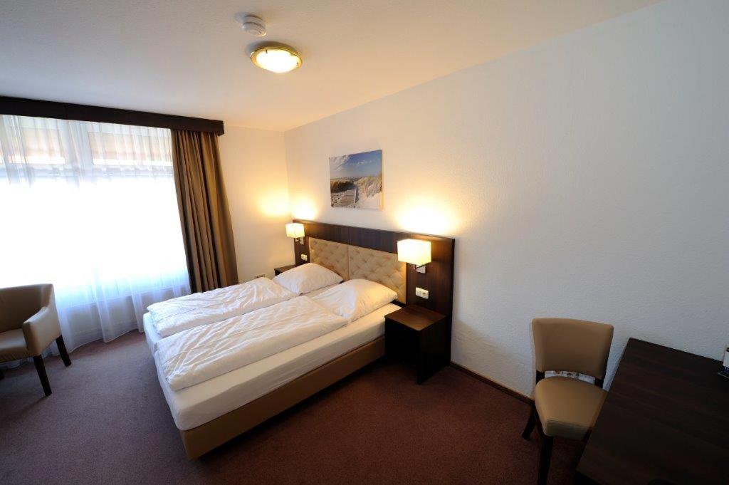 Double or Twin Room with Bathroom