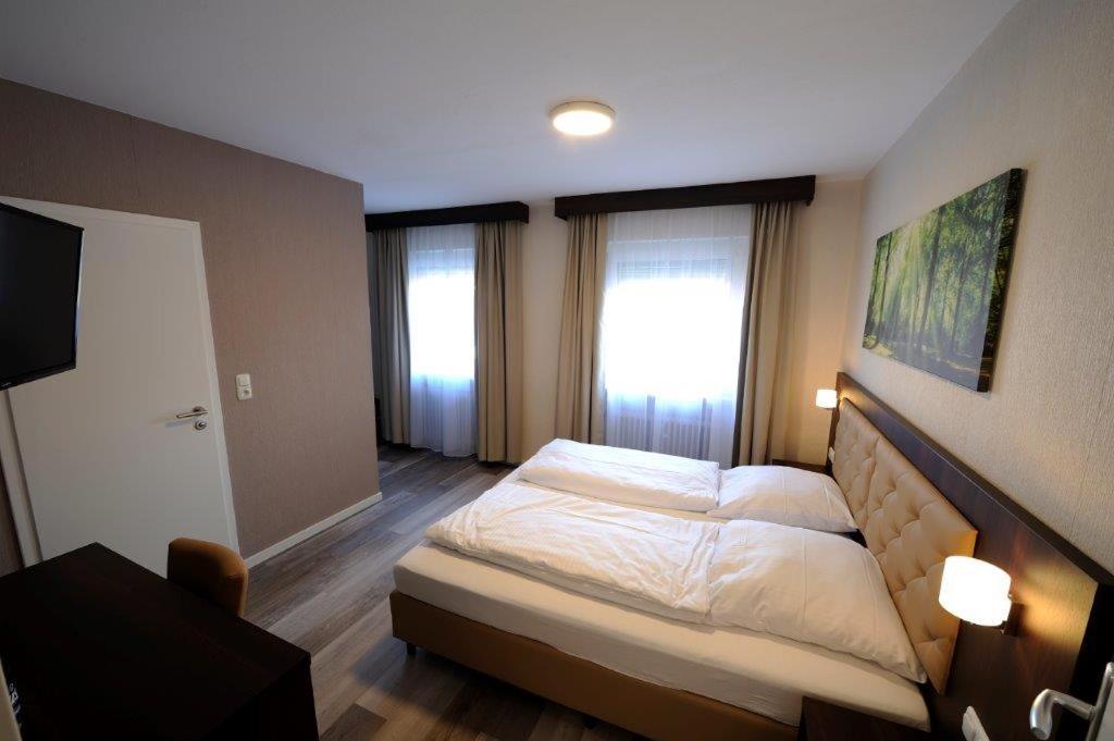 Double or Twin Room with Bathroom photo 3
