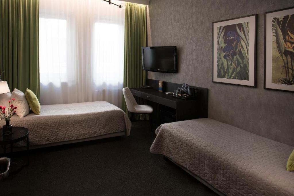Standard Twin Room - Photo 1