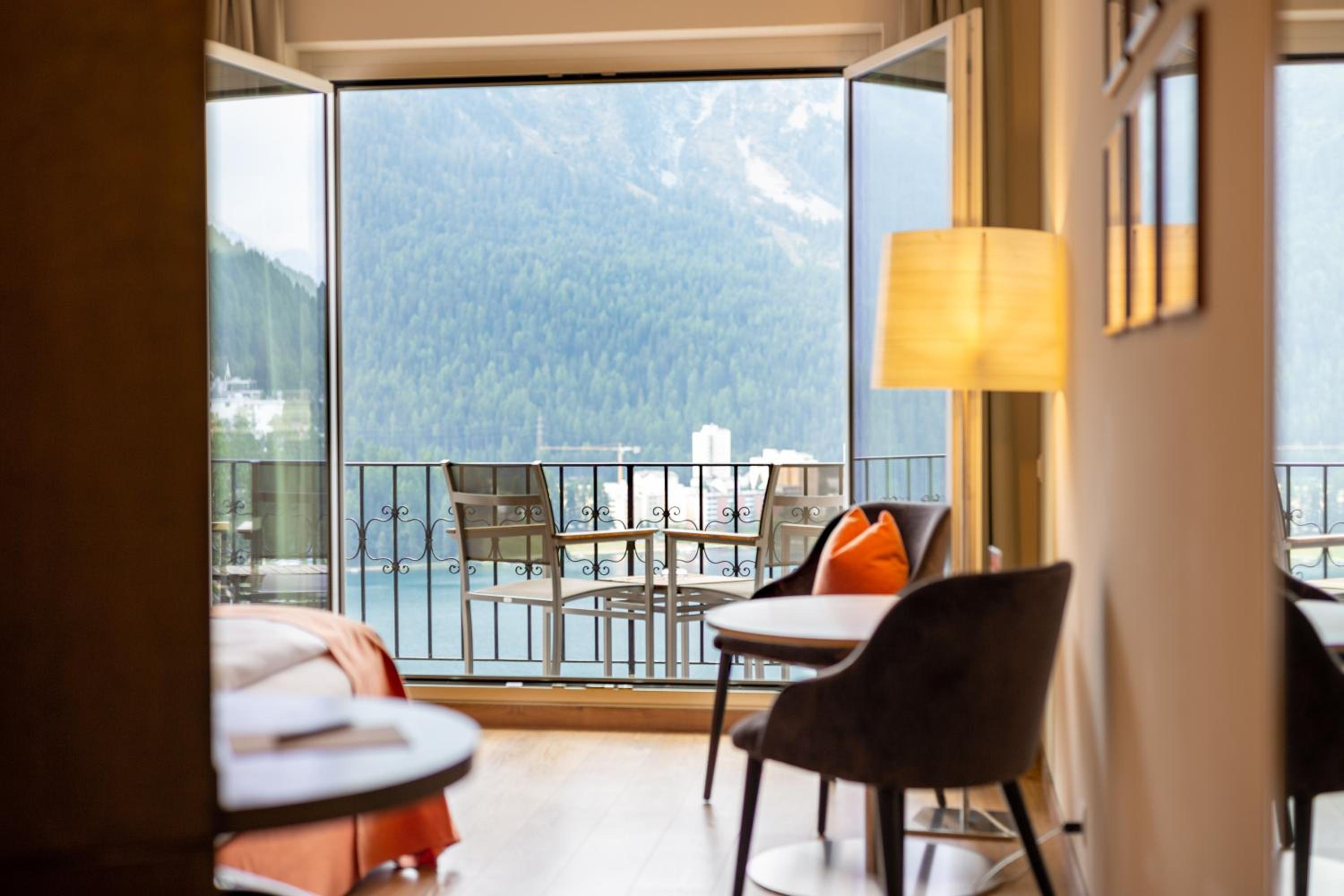 Superior Double Room with Lake View photo 2