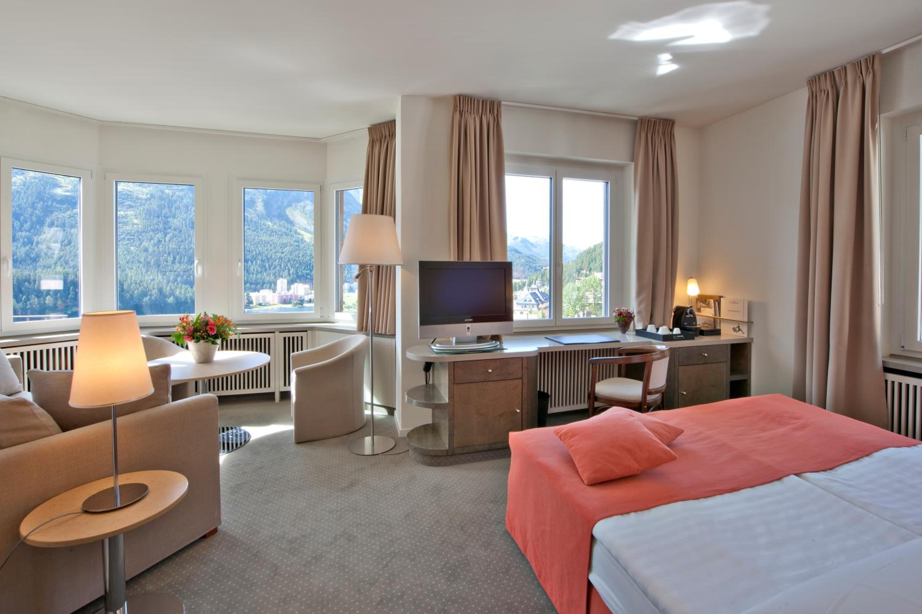 Junior Suite with Lake View