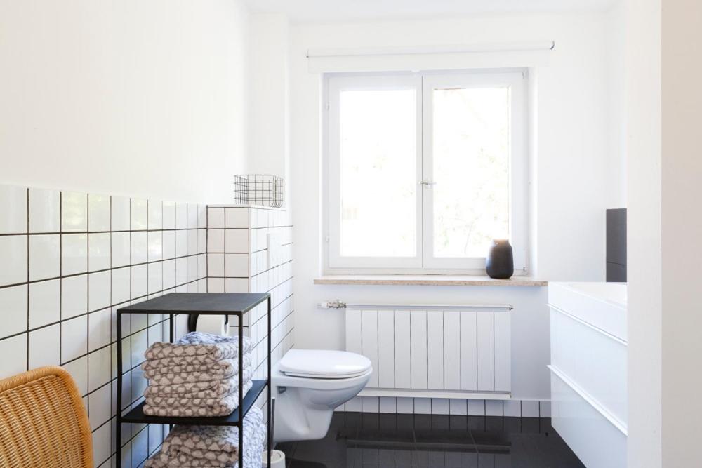 One-Bedroom Apartment with Balcony photo 2