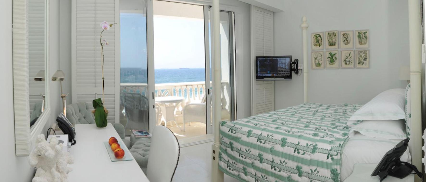 Luxury Room with Sea View