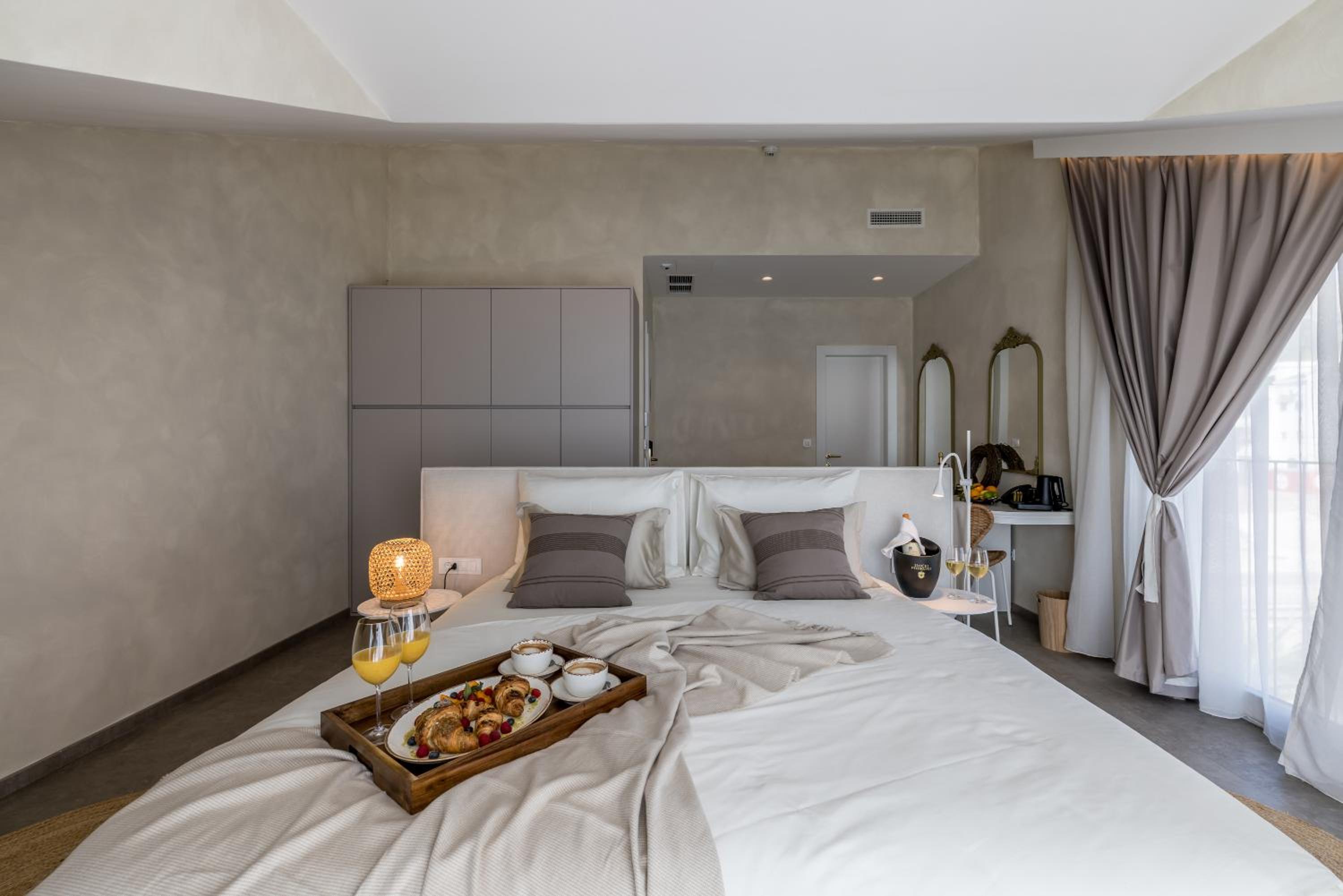 King Suite with Sea View photo 1