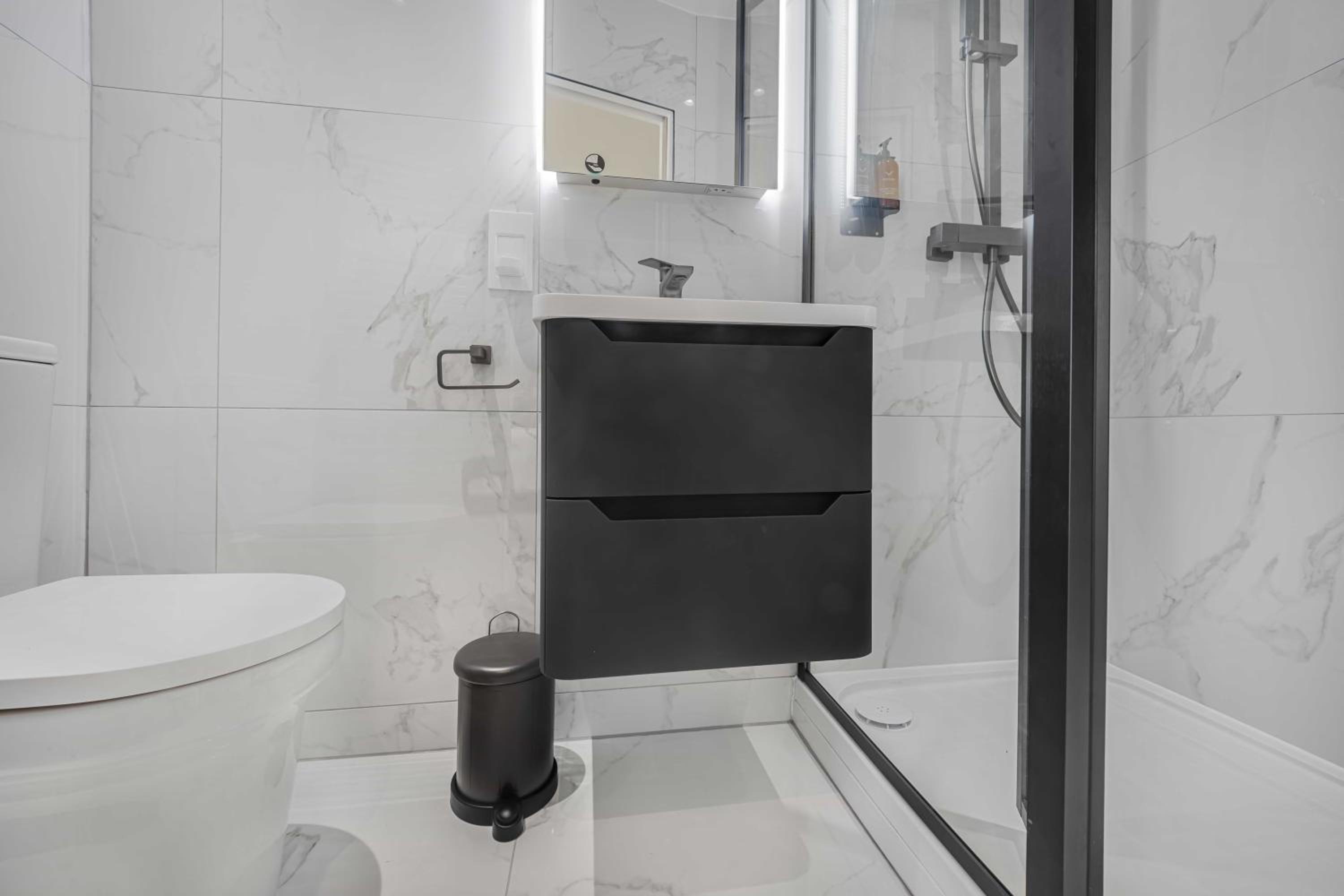 Double Room With Private Bathroom photo 2