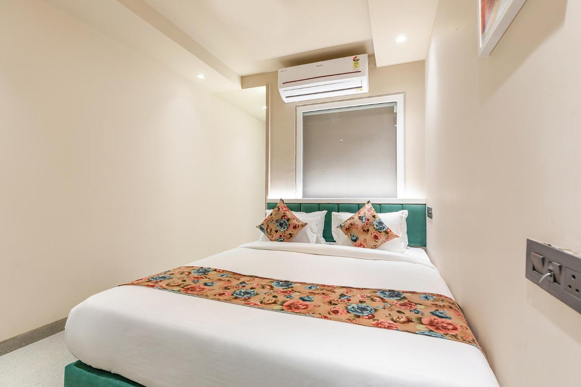 Deluxe Room - Photo 2