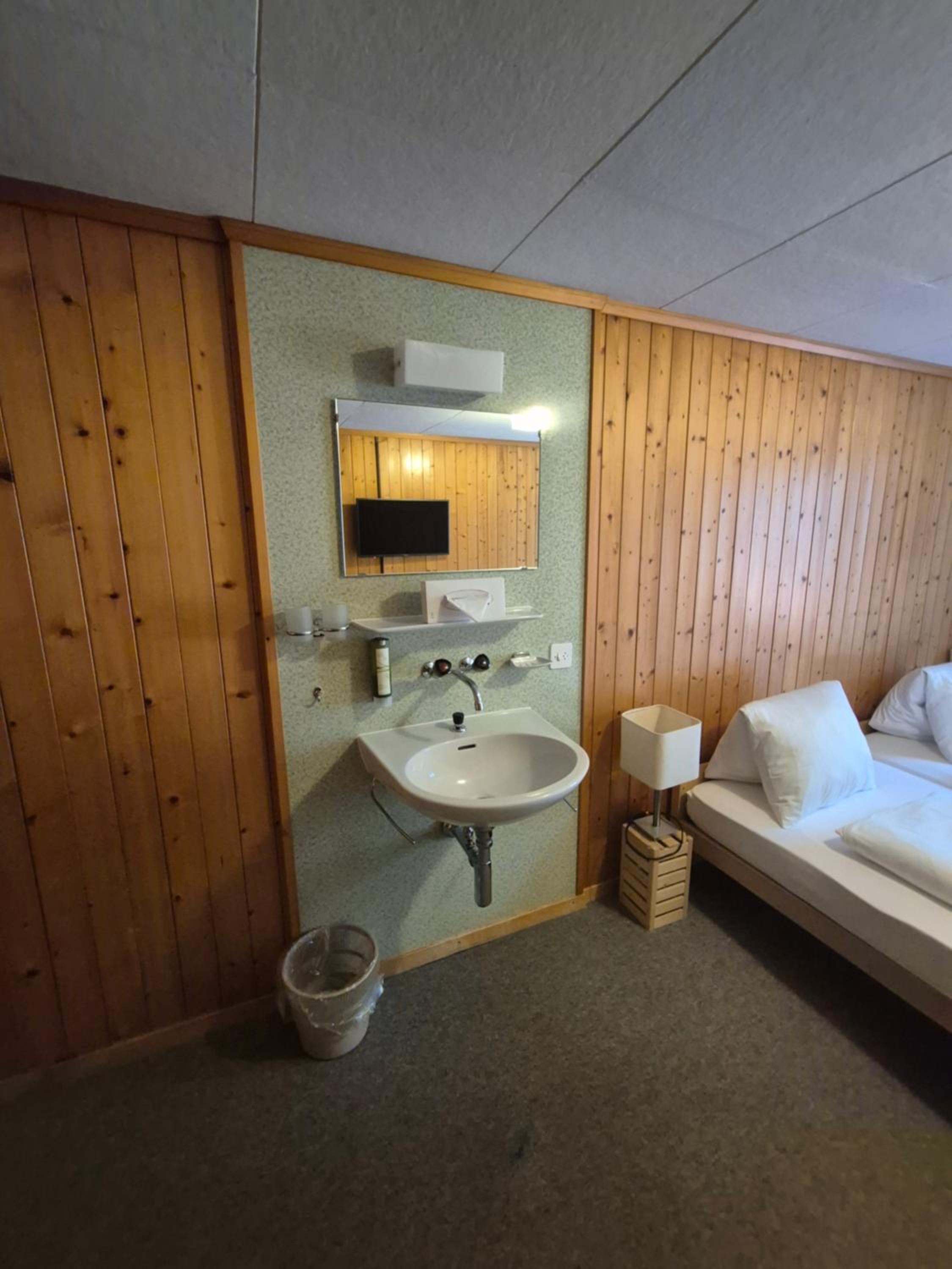 Single Room with Shared Bathroom