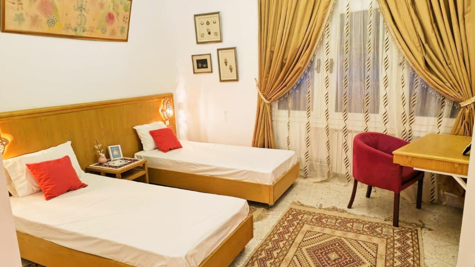 Deluxe Double or Twin Room photo 2