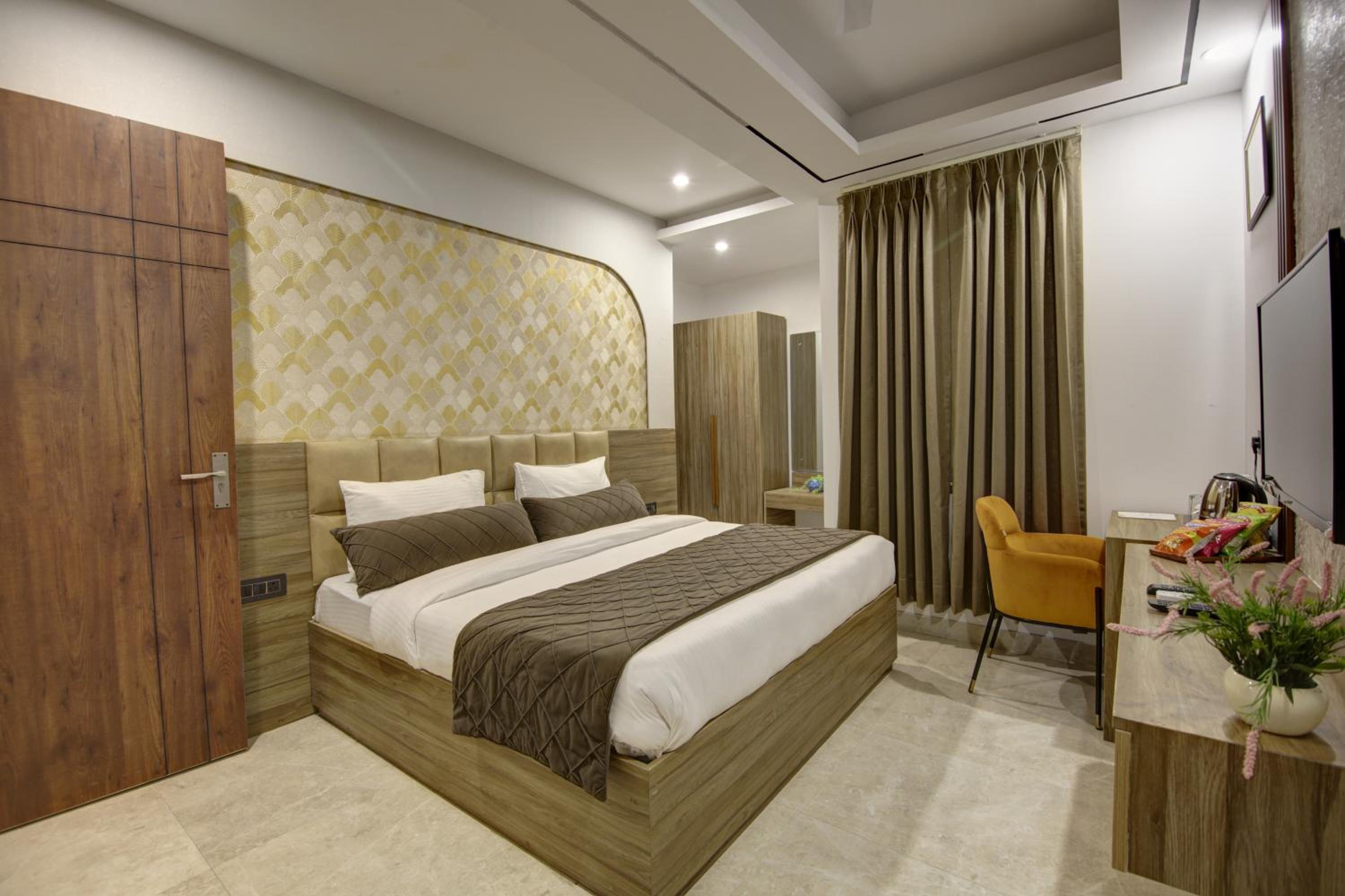 Deluxe King Room