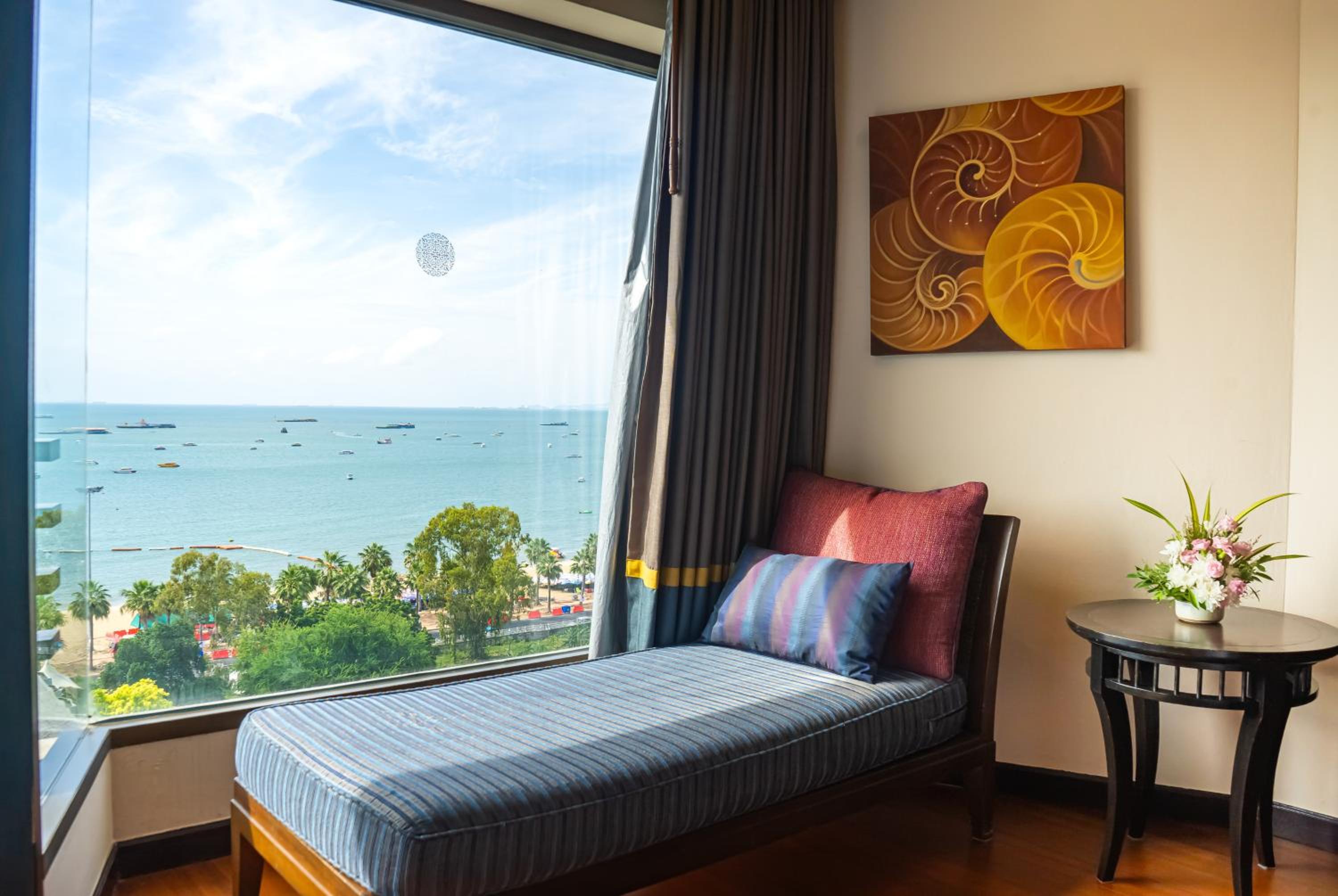 Deluxe Sea View King Bed - Photo 6