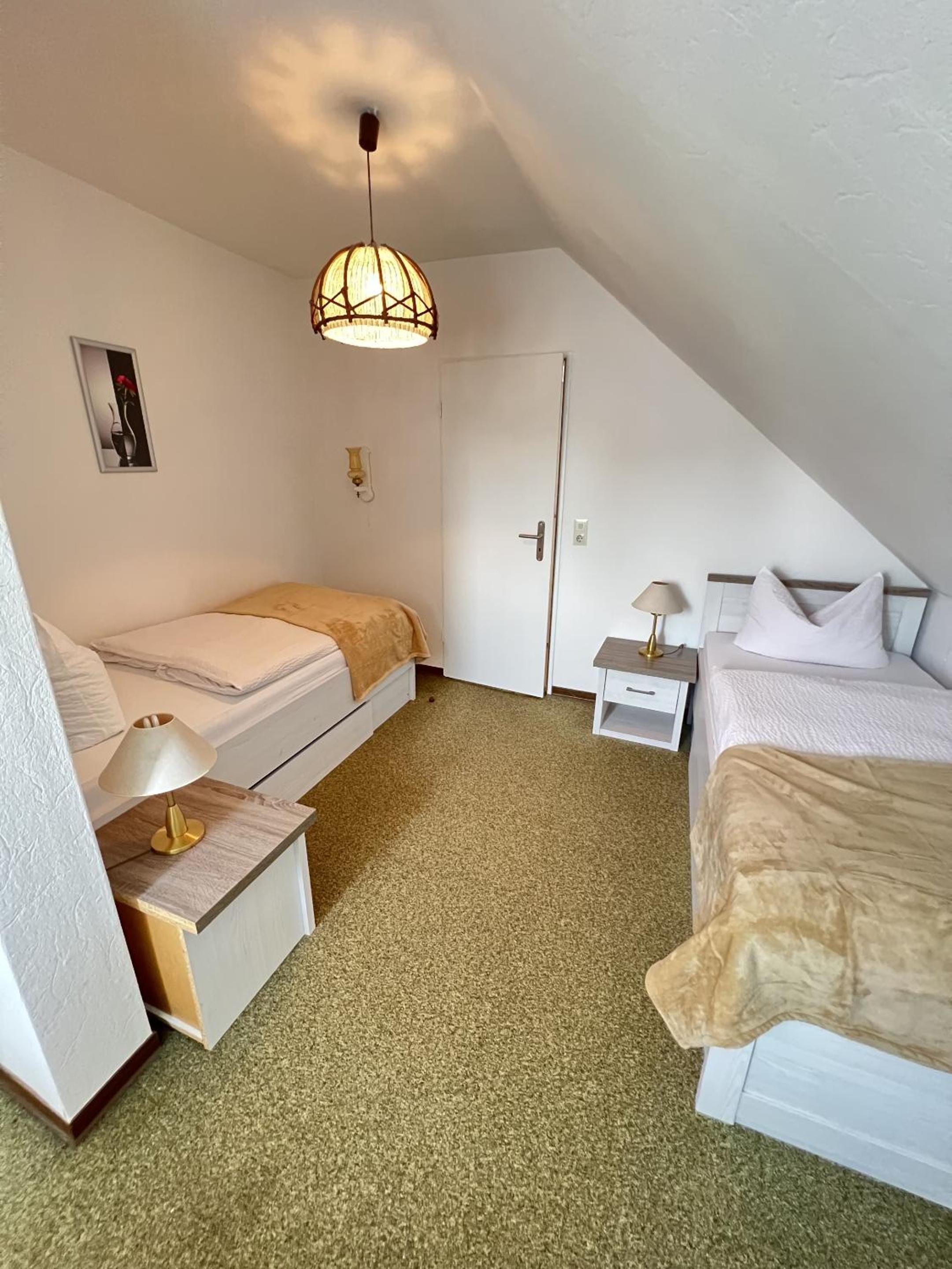 Economy Triple Room photo 1