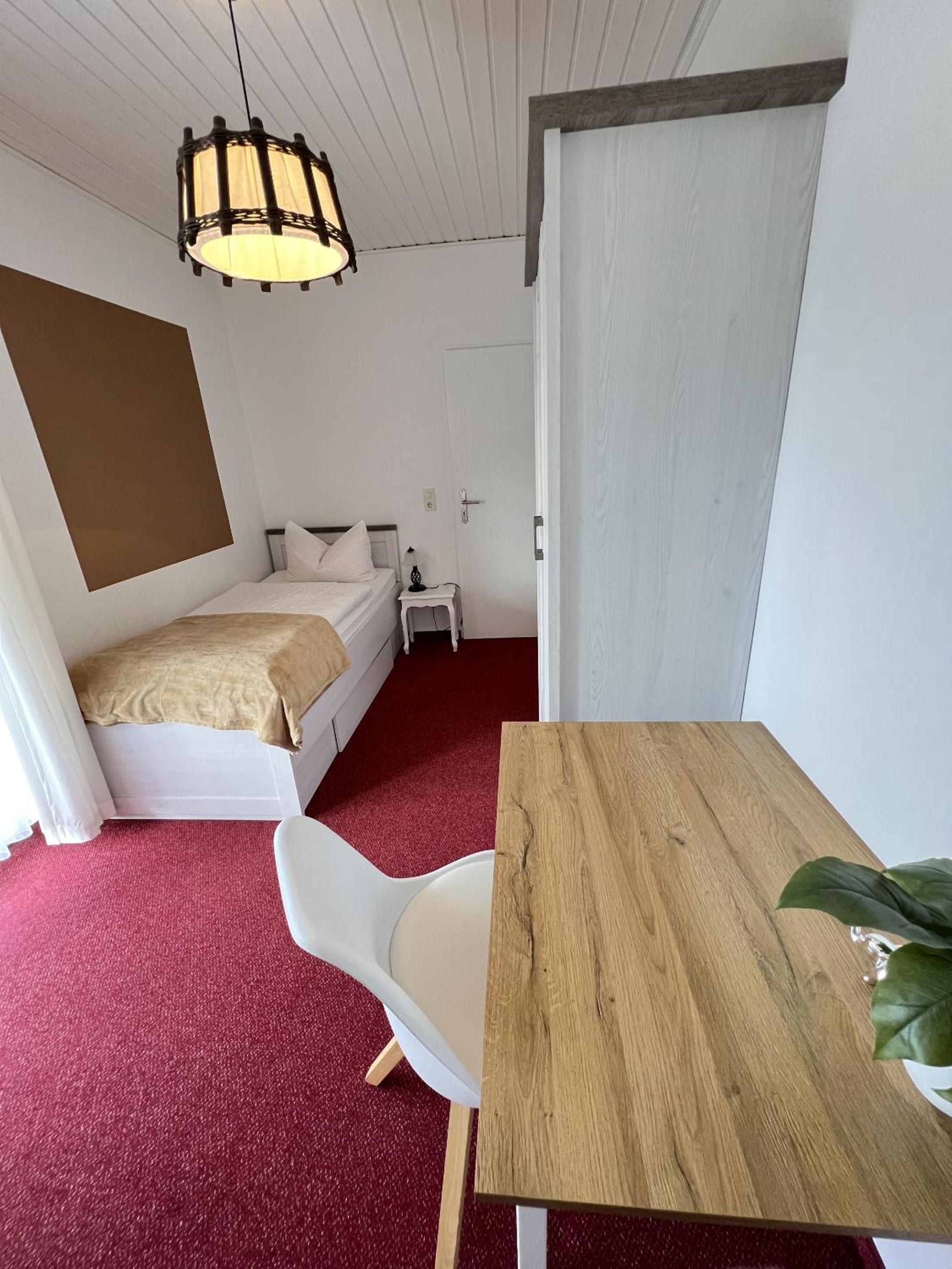 Single Room with Private Bathroom photo 1