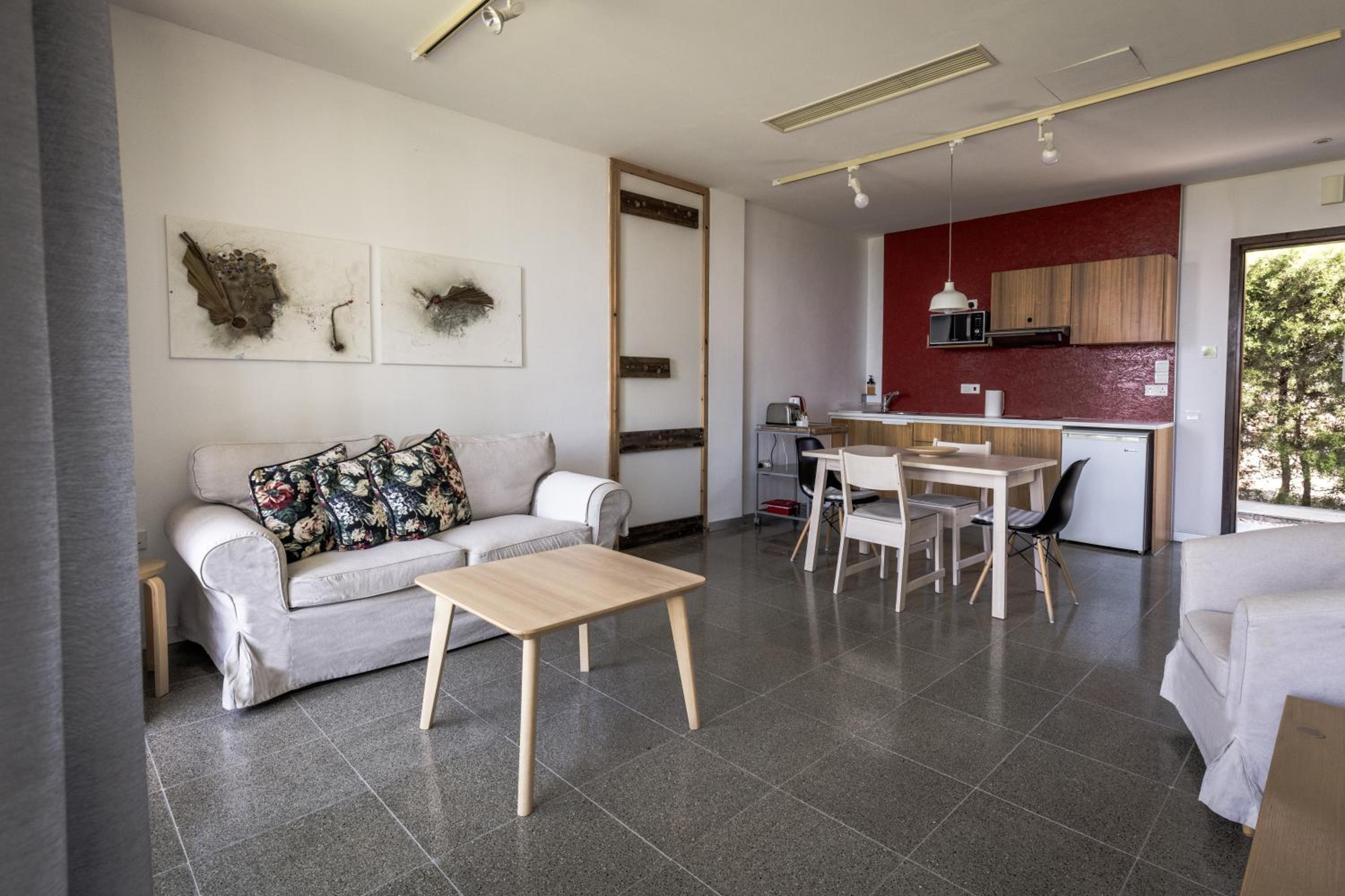 Apartment with Garden View - Photo 18