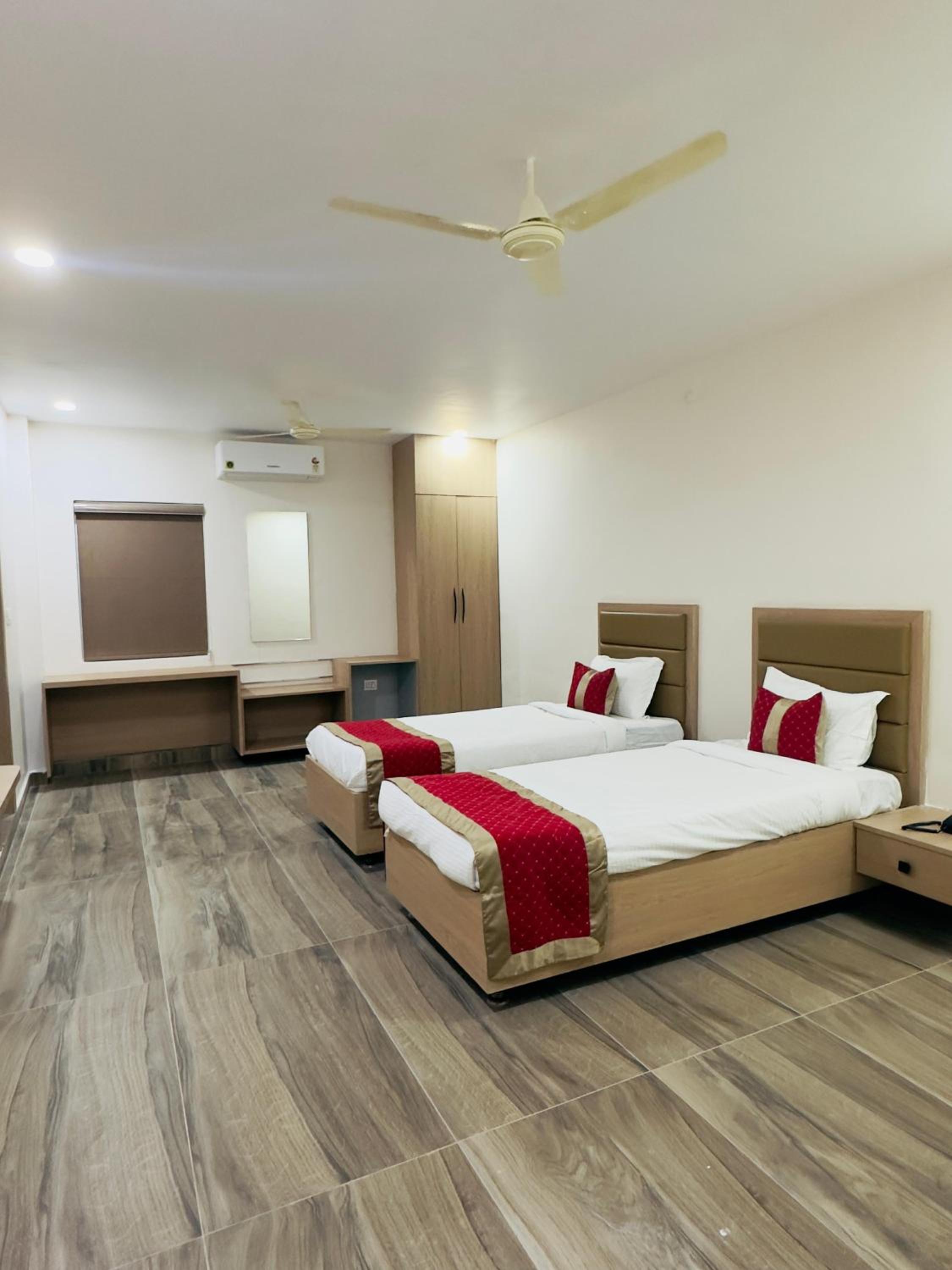Superior Twin Room photo 2