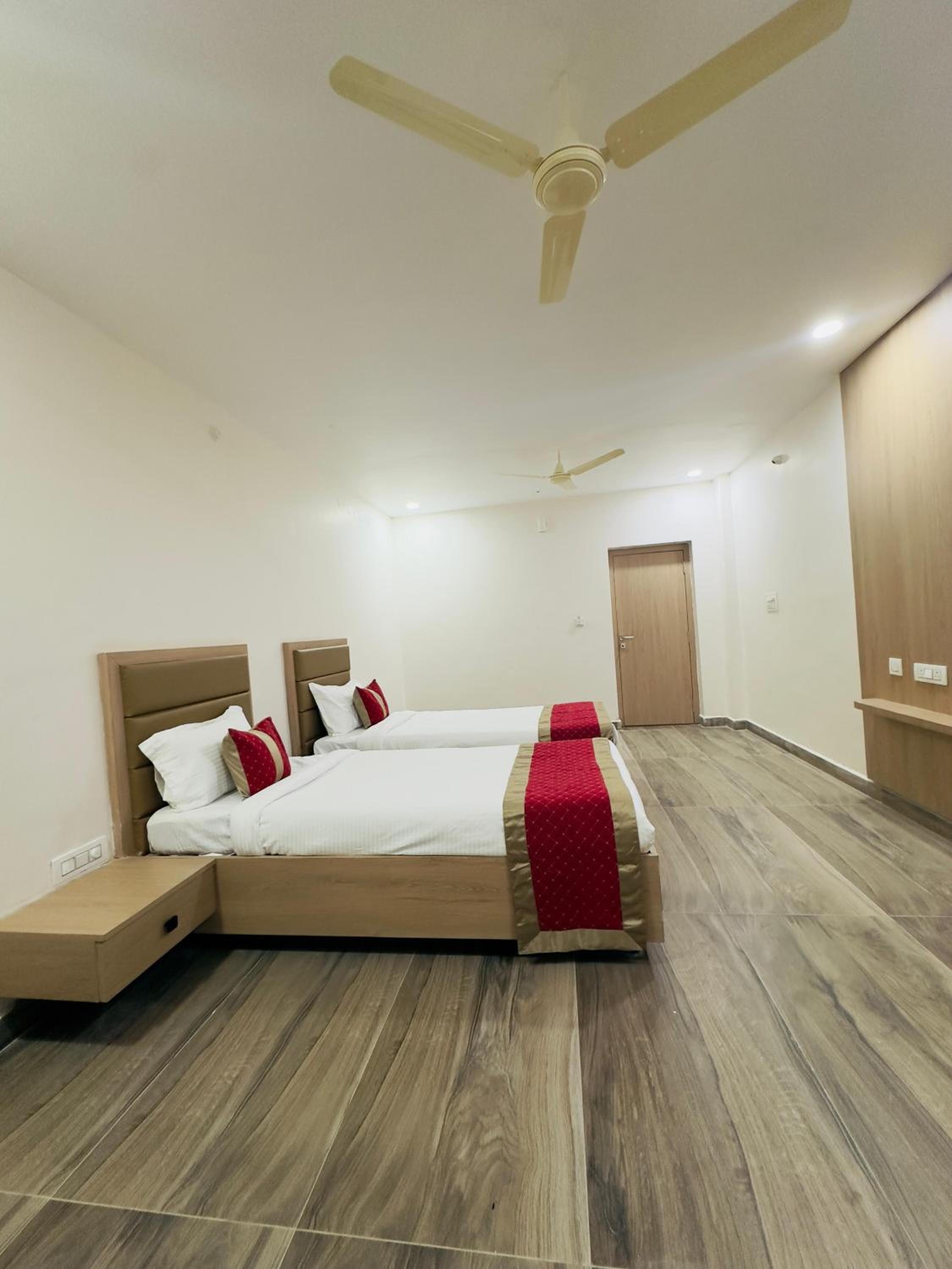 Superior Twin Room photo 3
